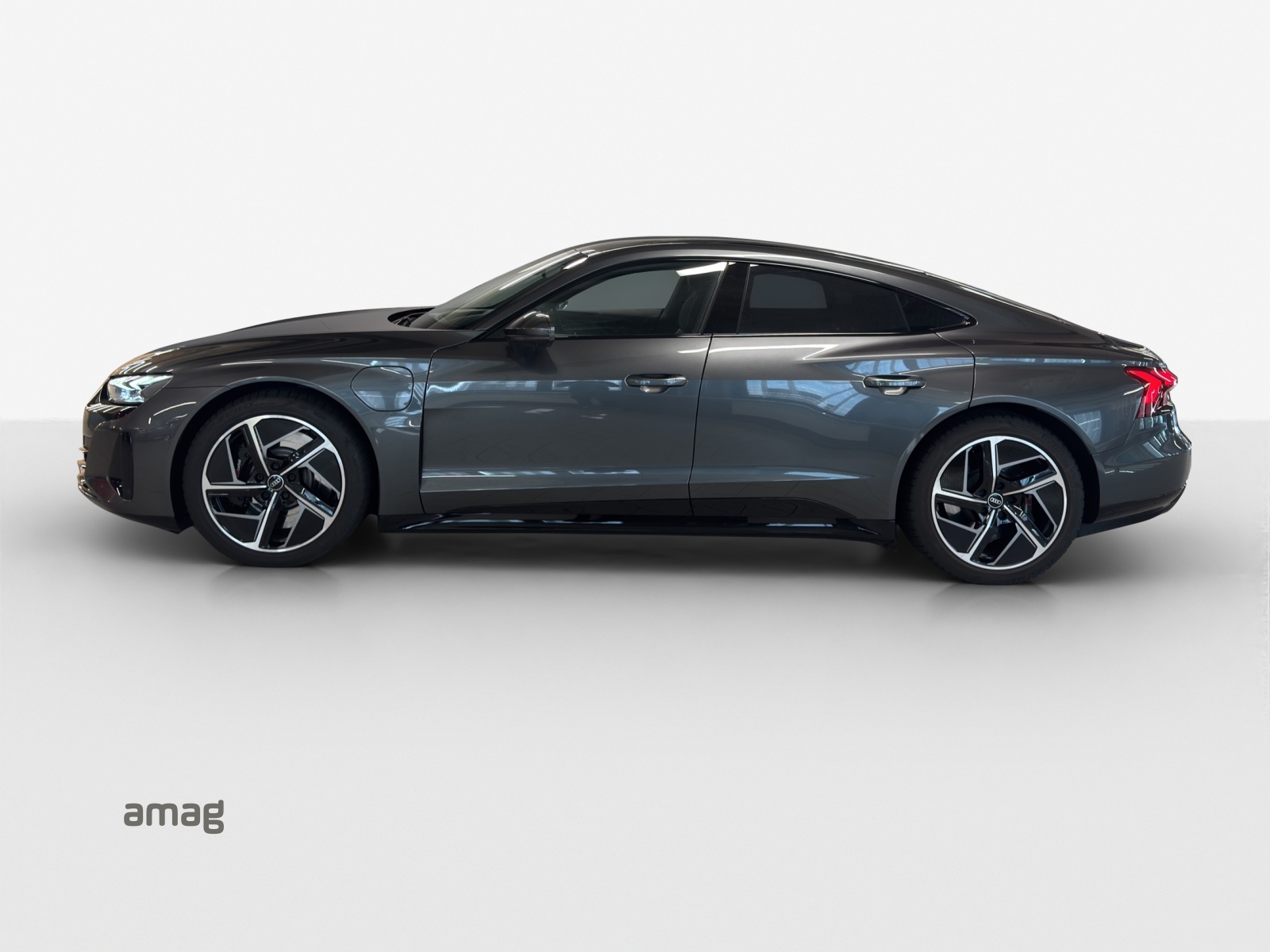 AUDI e-tron GT quattro-image-2