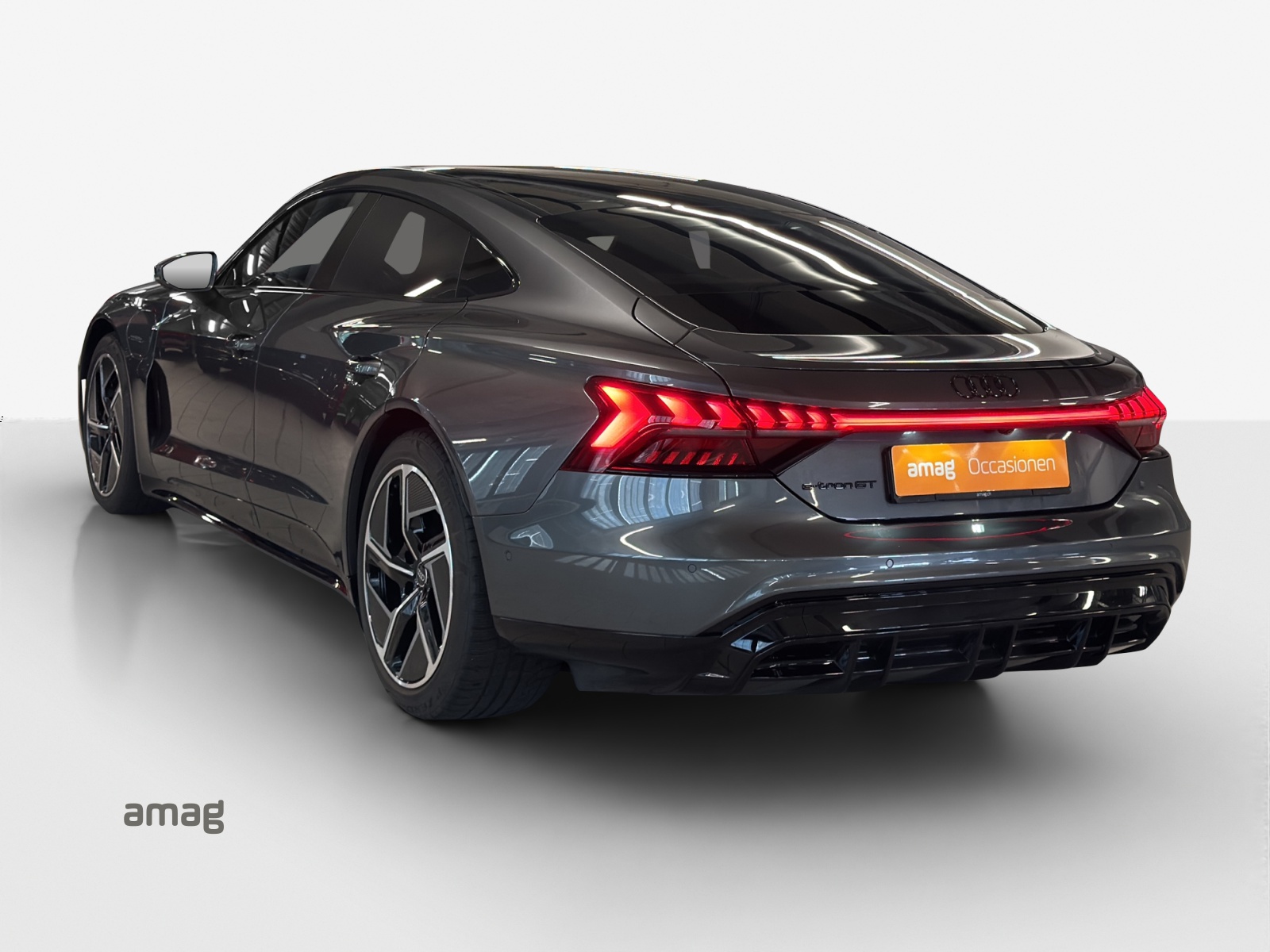 AUDI e-tron GT quattro-image-3