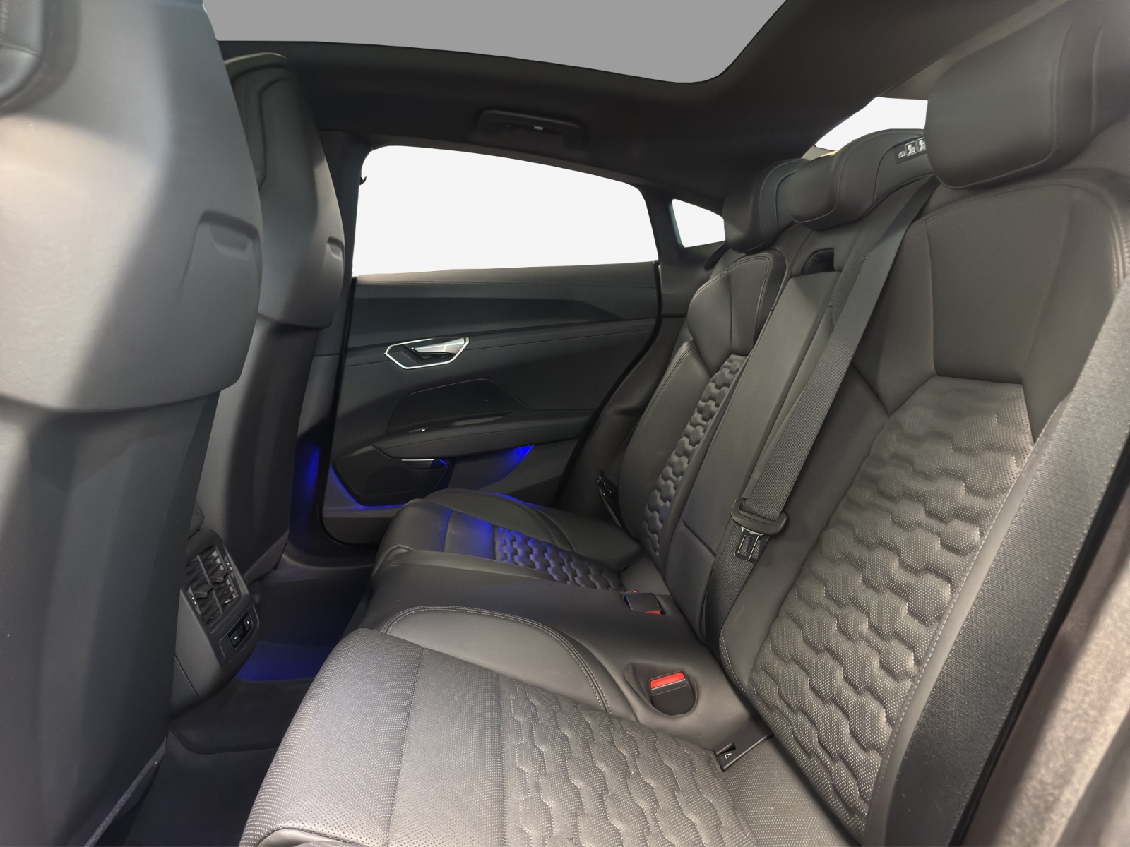 AUDI e-tron GT quattro-image-12