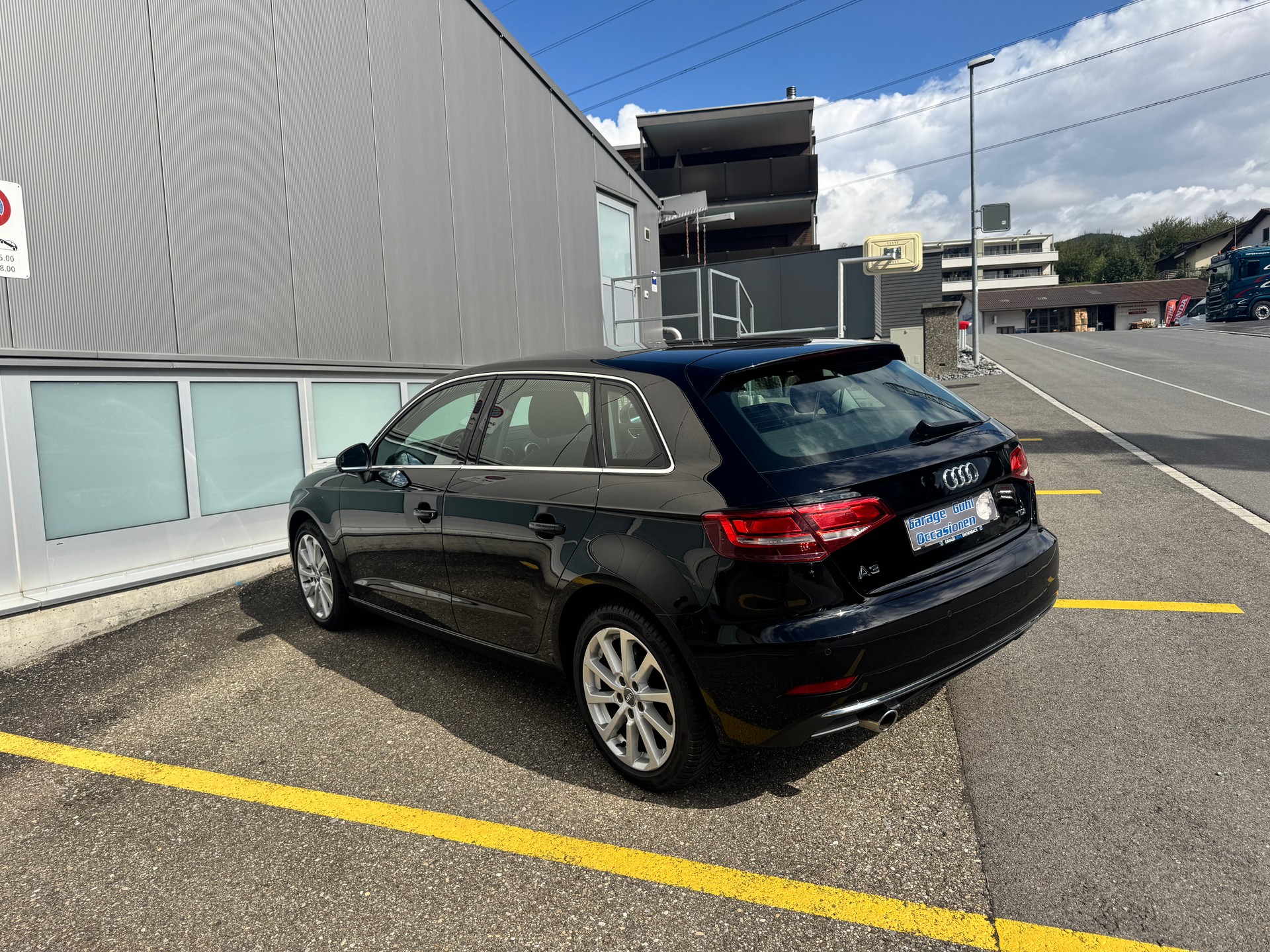 AUDI A3 Sportback 1.6 TDI Design-image-3