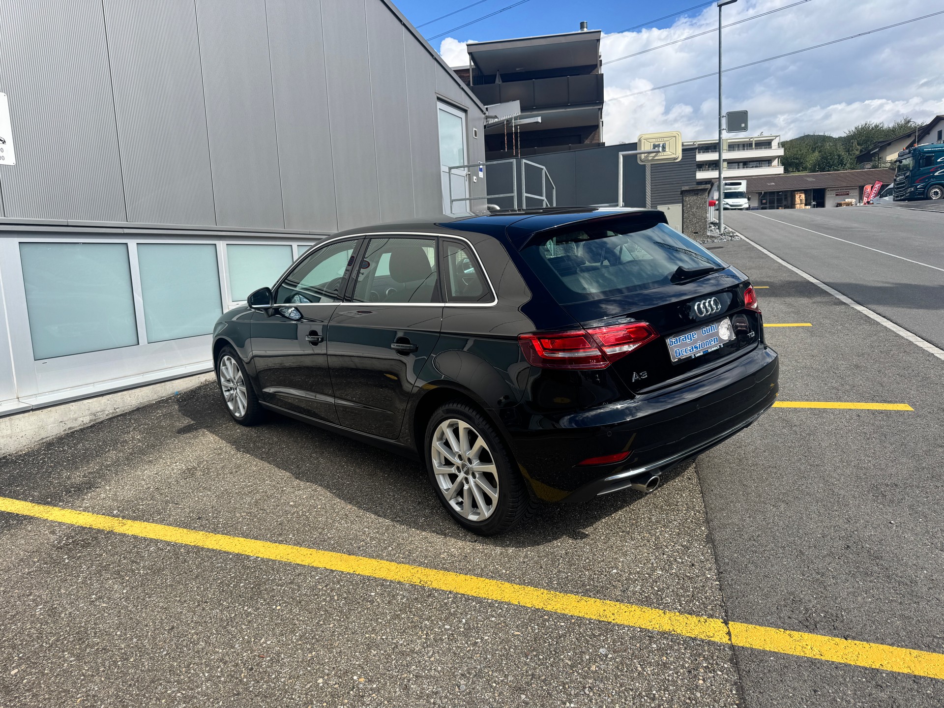 AUDI A3 Sportback 1.6 TDI Design-image-4