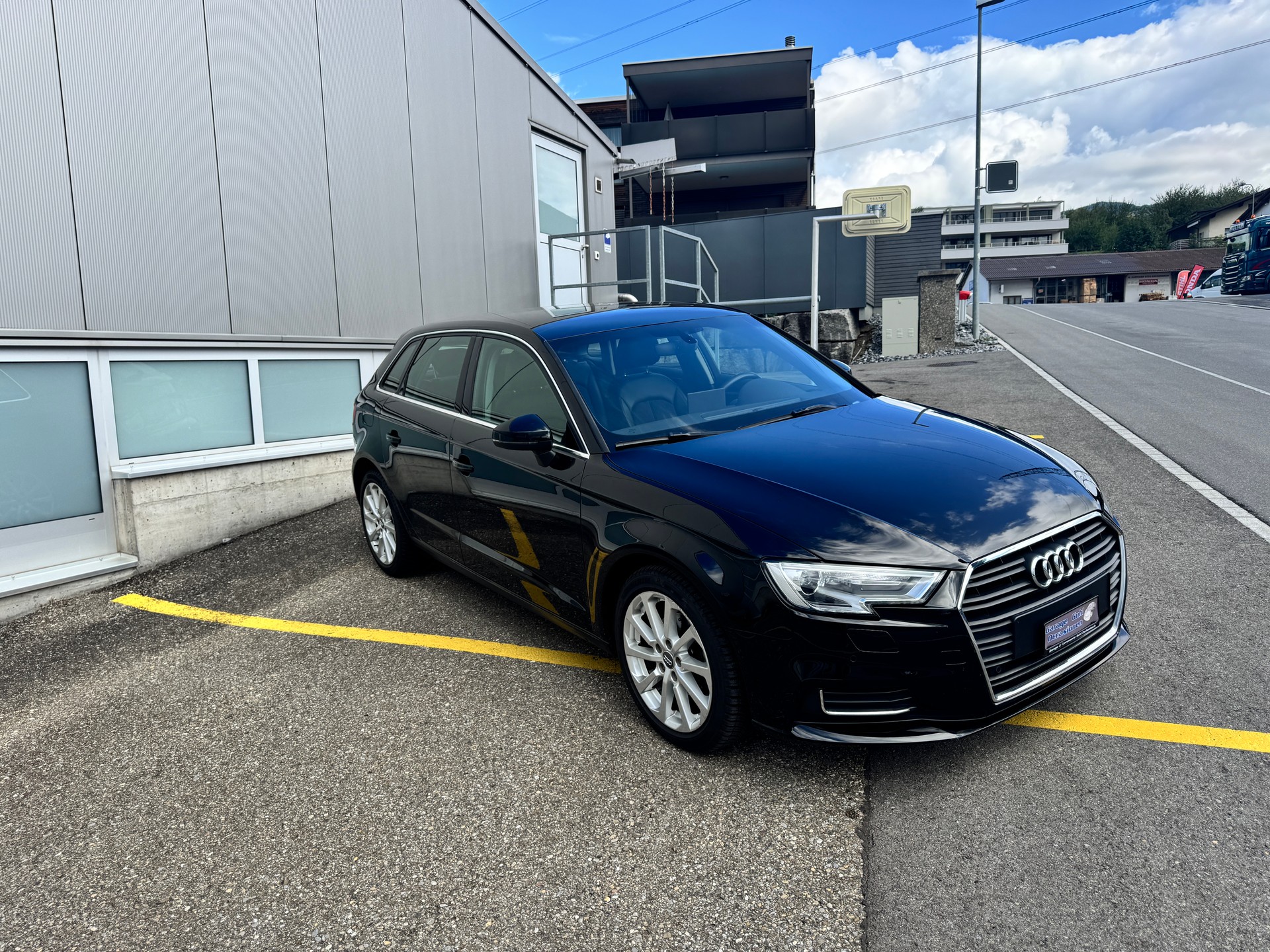 AUDI A3 Sportback 1.6 TDI Design-image-1