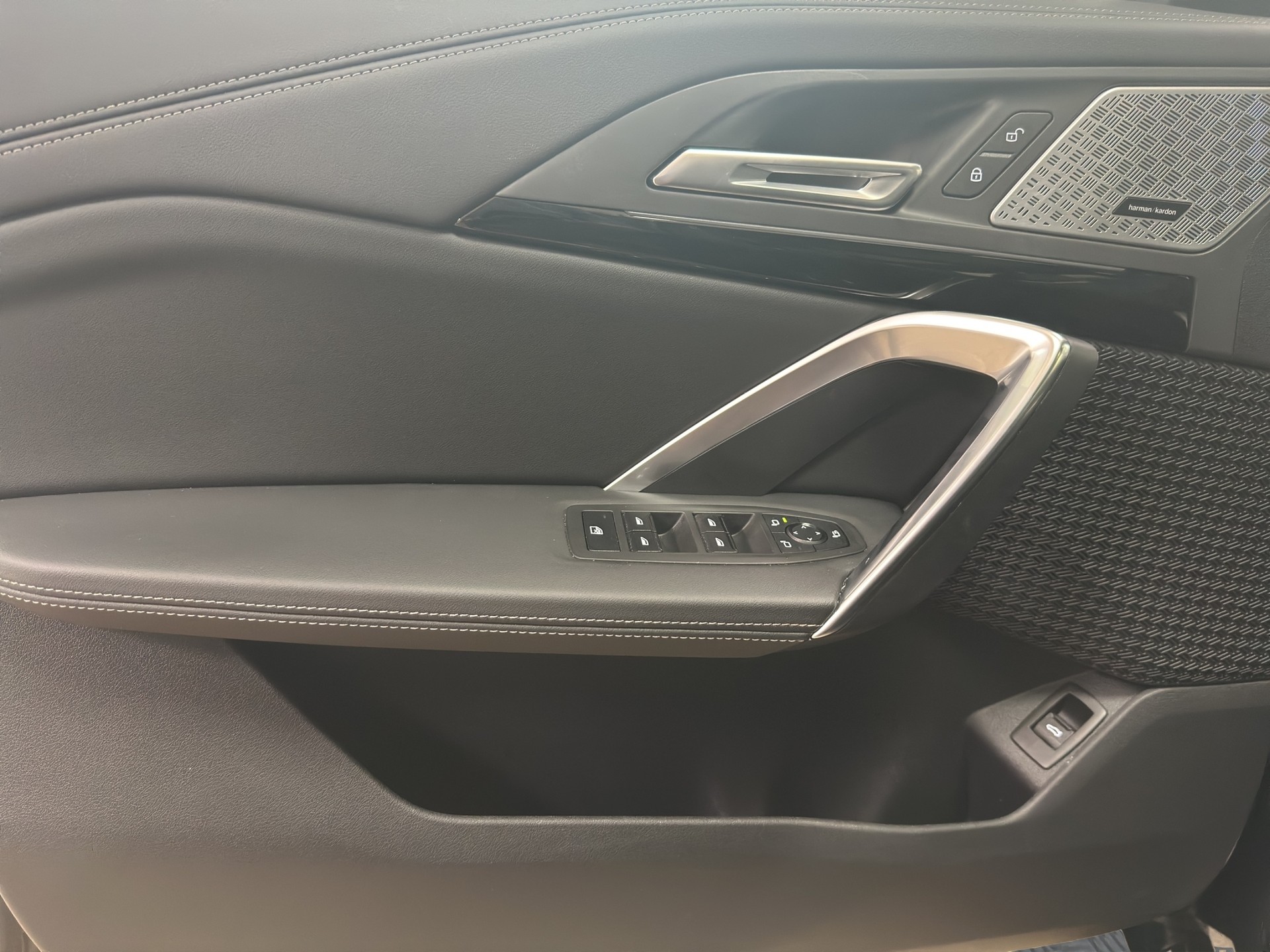 BMW X1 xDrive 20d 48V M Sport-image-13
