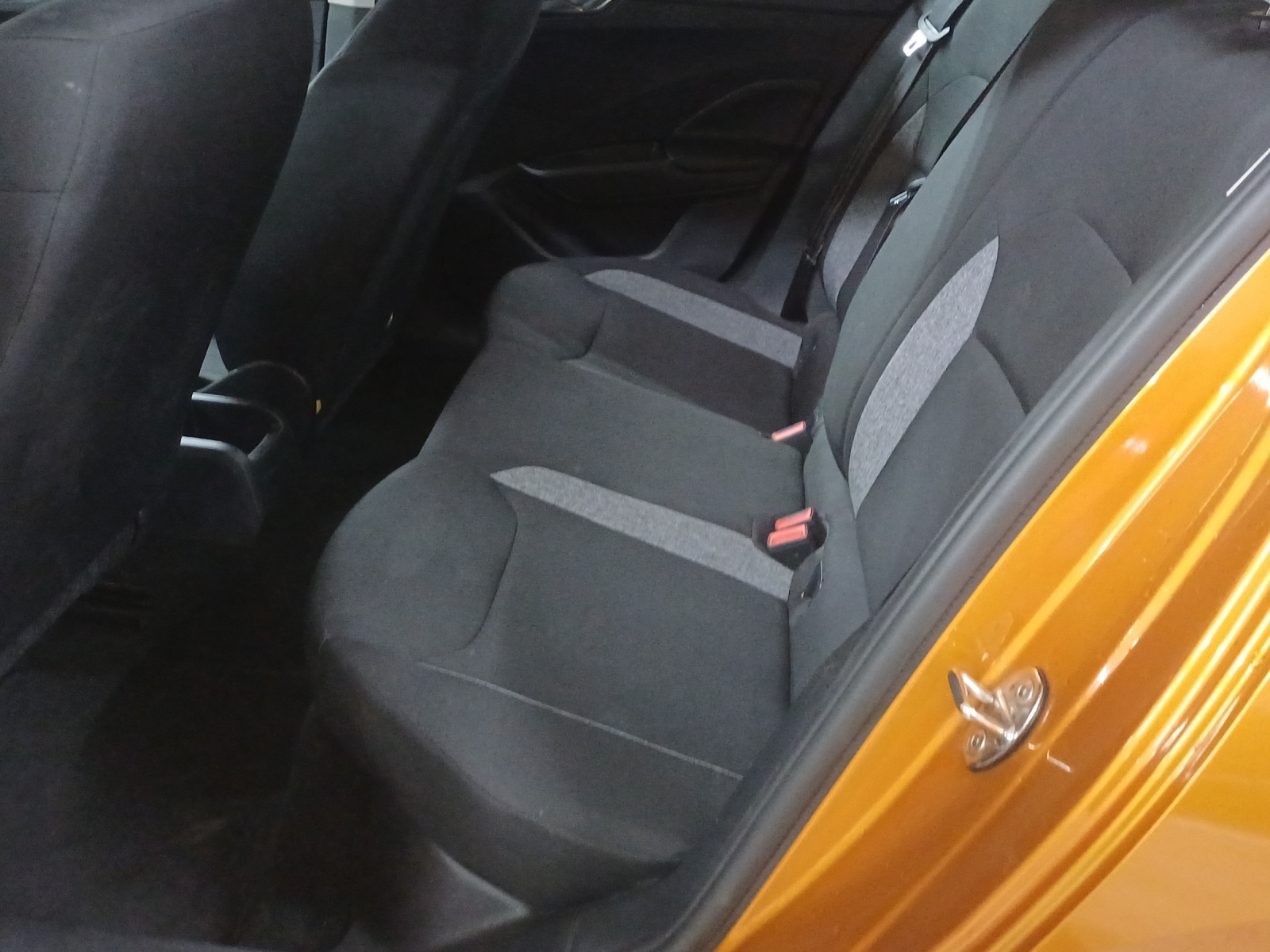 SKODA Fabia 1.0 MPI Active-image-11