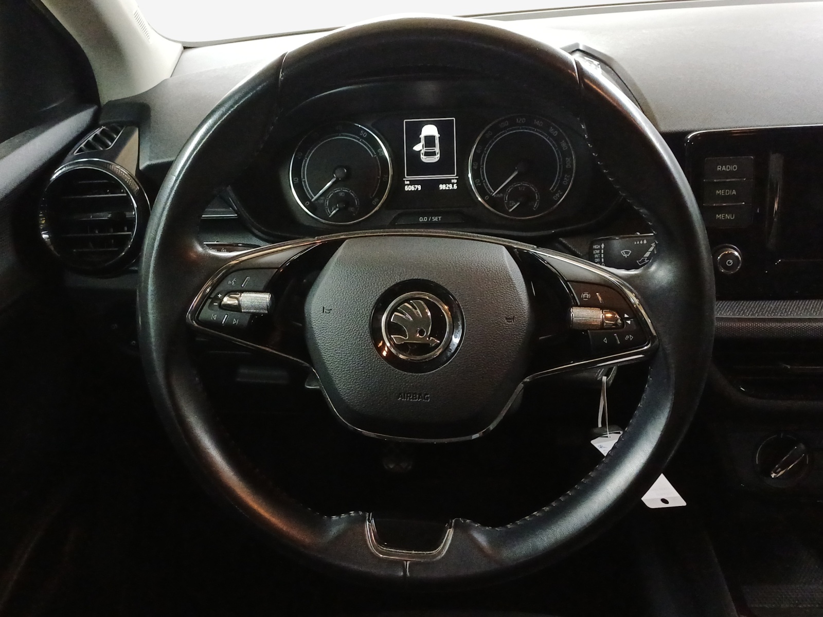 SKODA Fabia 1.0 MPI Active-image-9