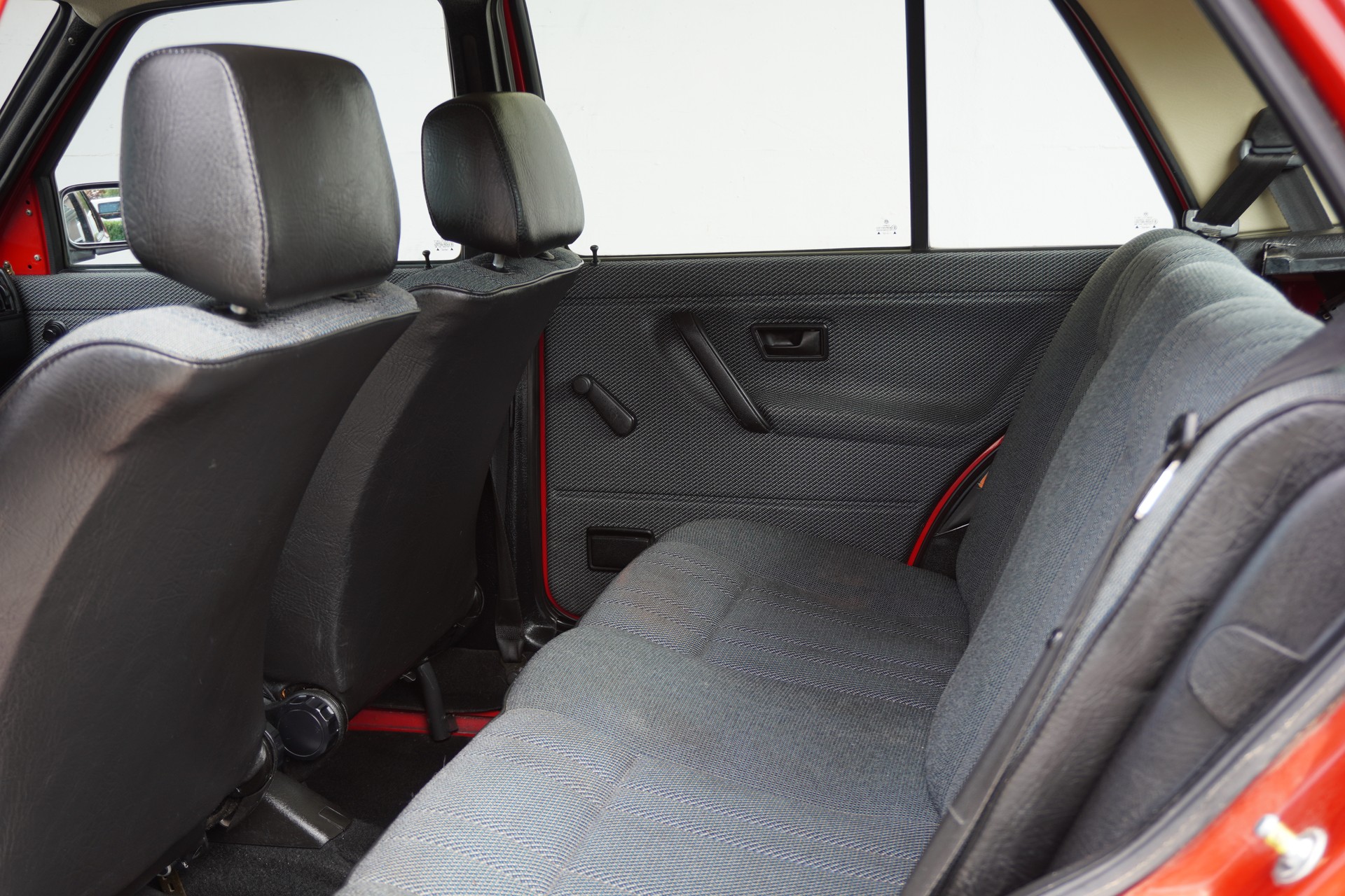 VW Golf 1800 GL-image-14