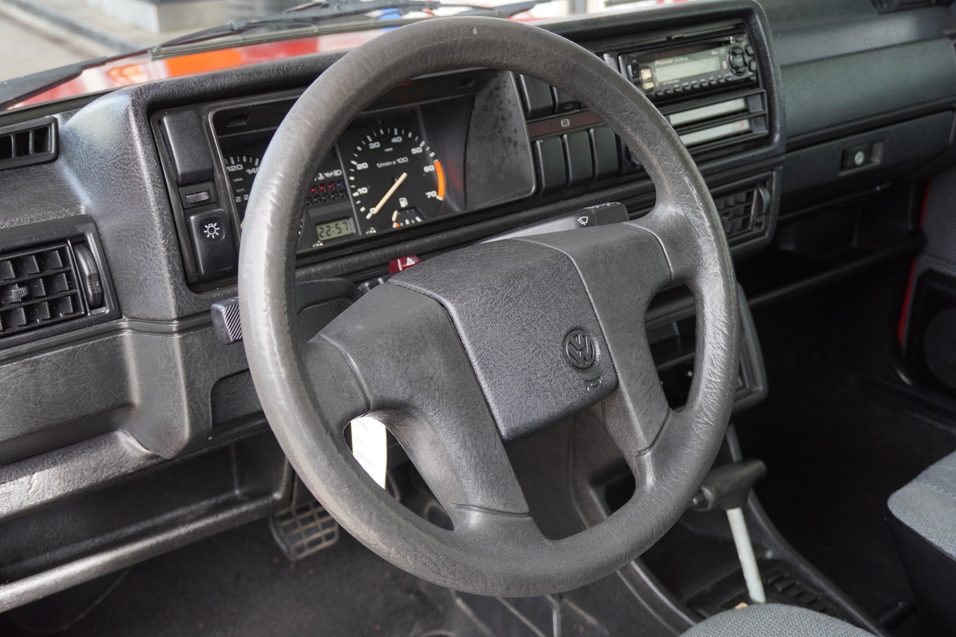 VW Golf 1800 GL-image-8