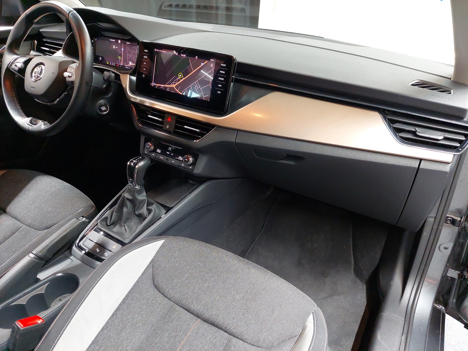 SKODA Kamiq 1.0 TSI Style DSG-image-9