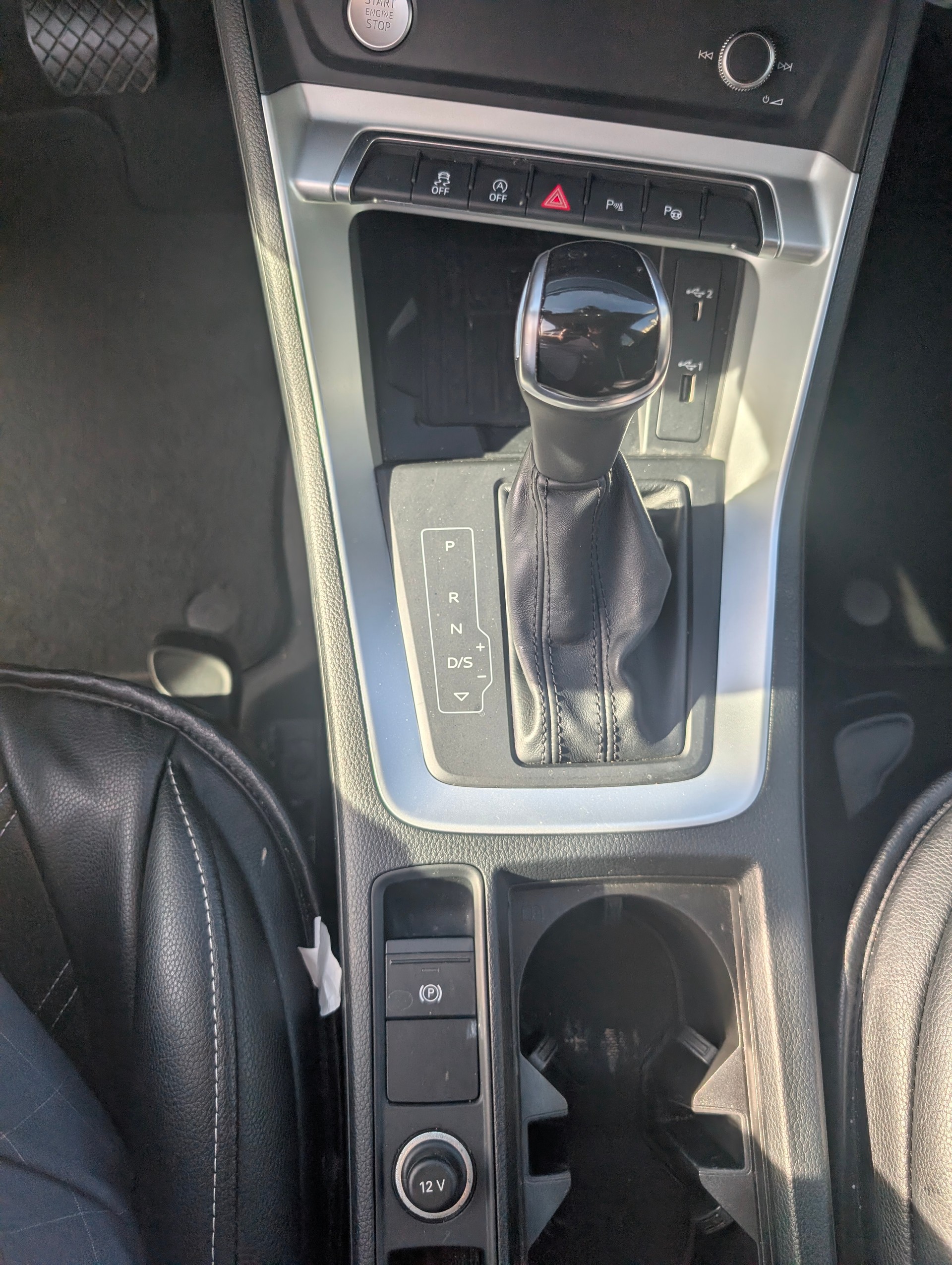 AUDI 1.5 35 TFSI S line Attraction S-Tronic-image-4