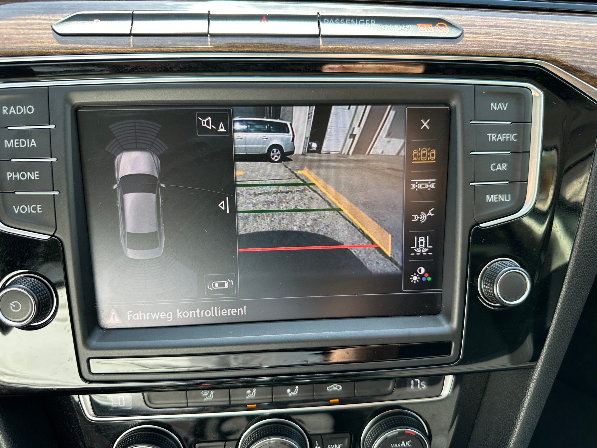 VW Passat 1.8 TSI BMT Comfortline DSG-image-9