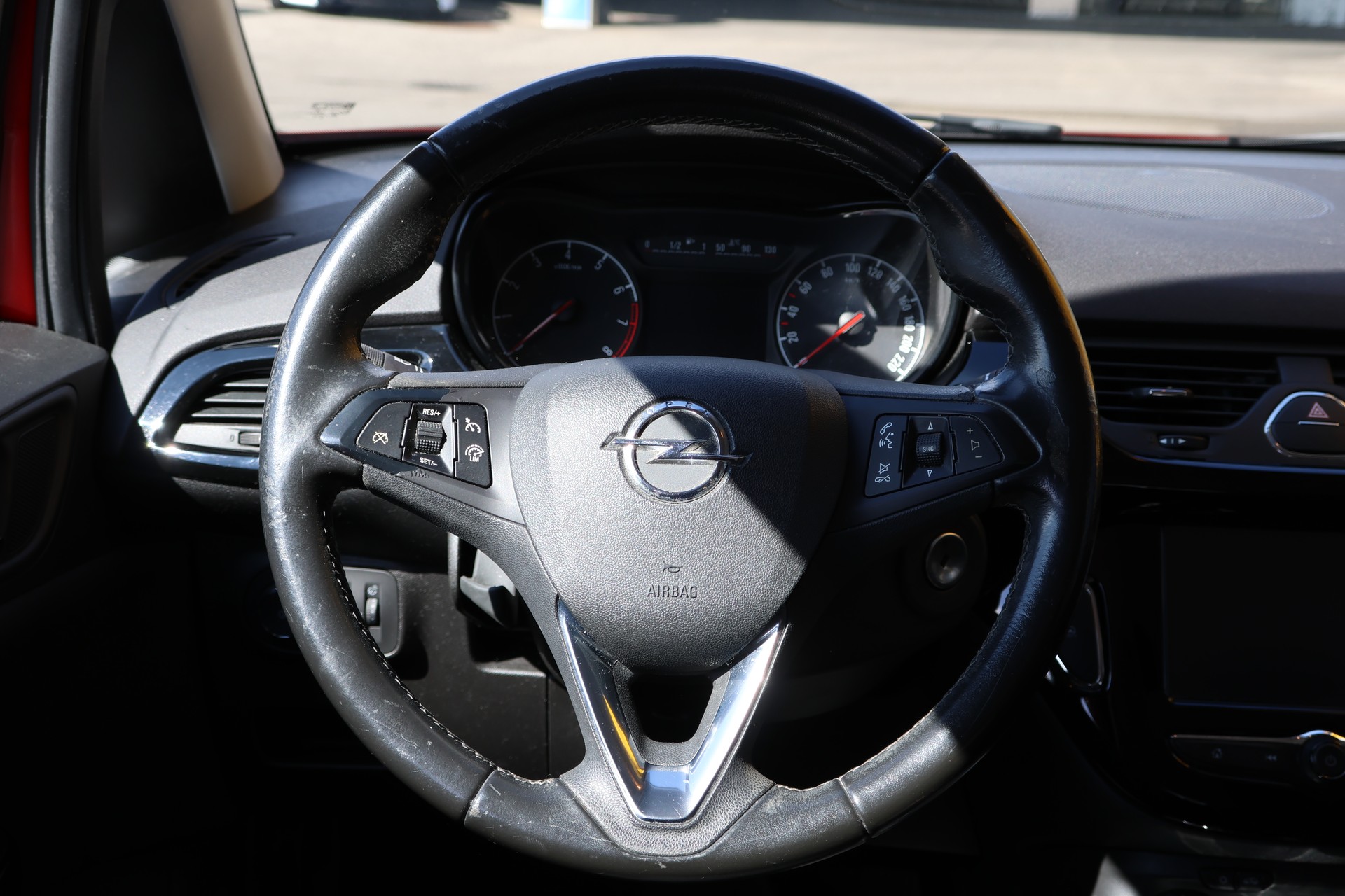 OPEL Corsa 1.4i Enjoy Automat-image-5