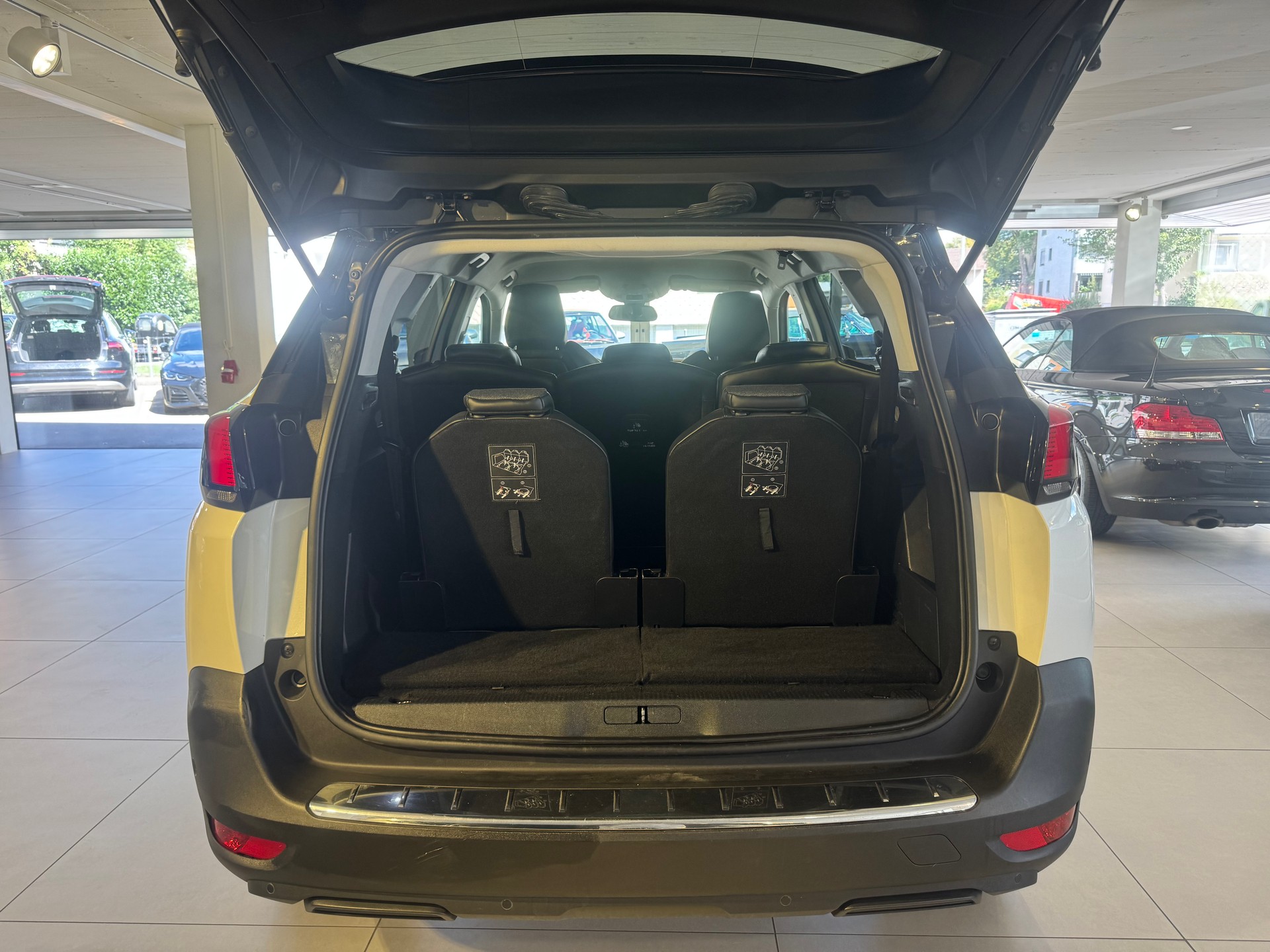 PEUGEOT 5008 1.6 BlueHDi Allure ETA-image-17