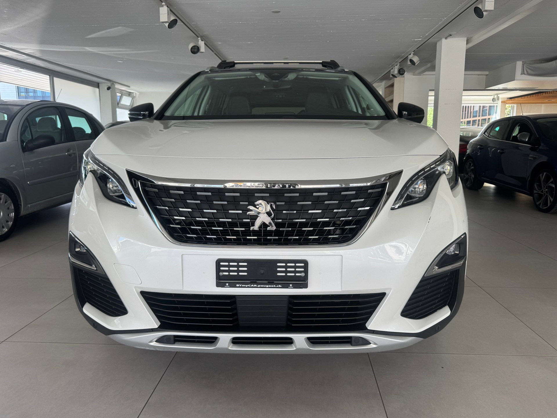 PEUGEOT 5008 1.6 BlueHDi Allure ETA-image-2