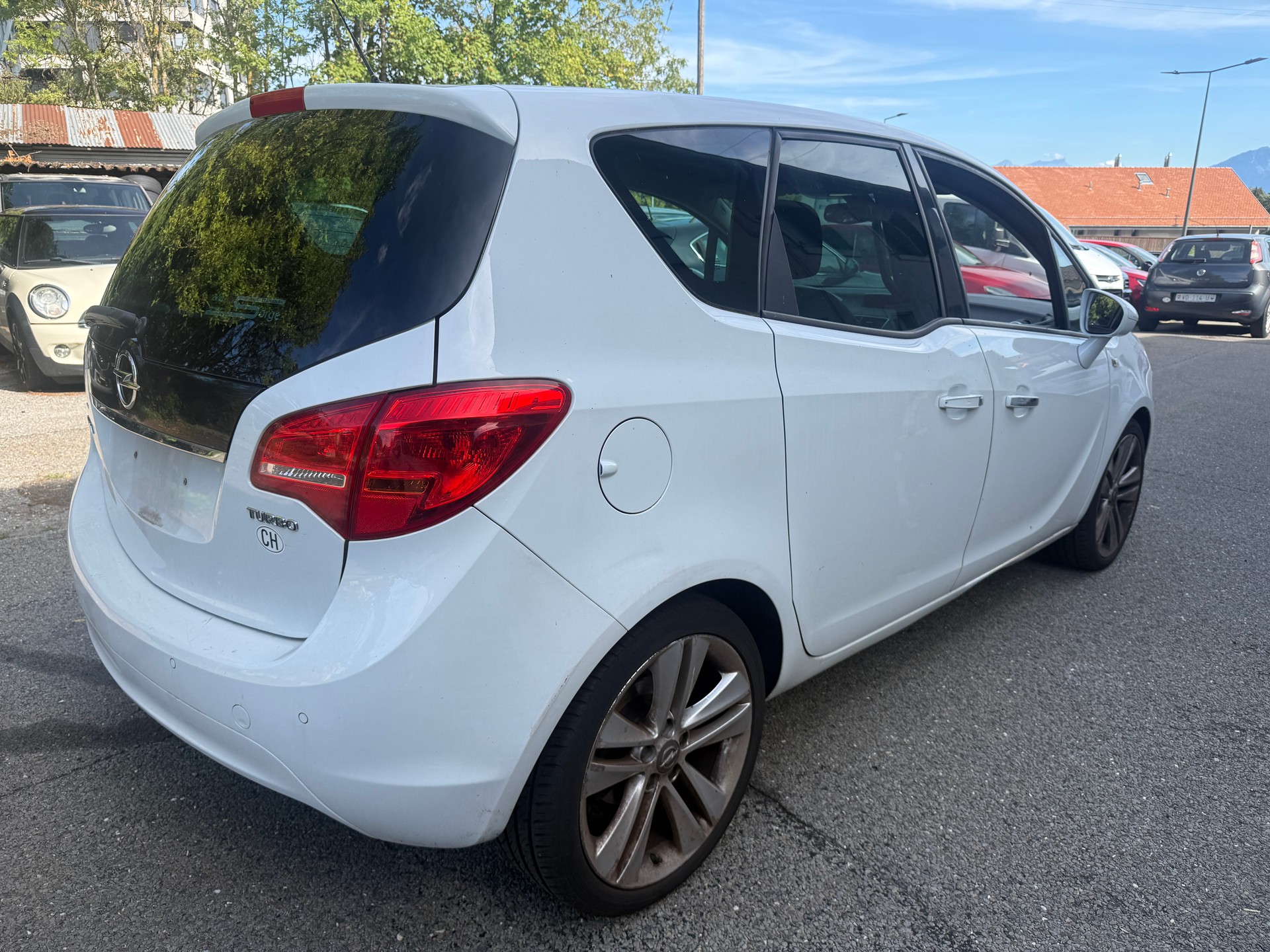 OPEL Meriva 1.4 Turbo Active Edition-image-2