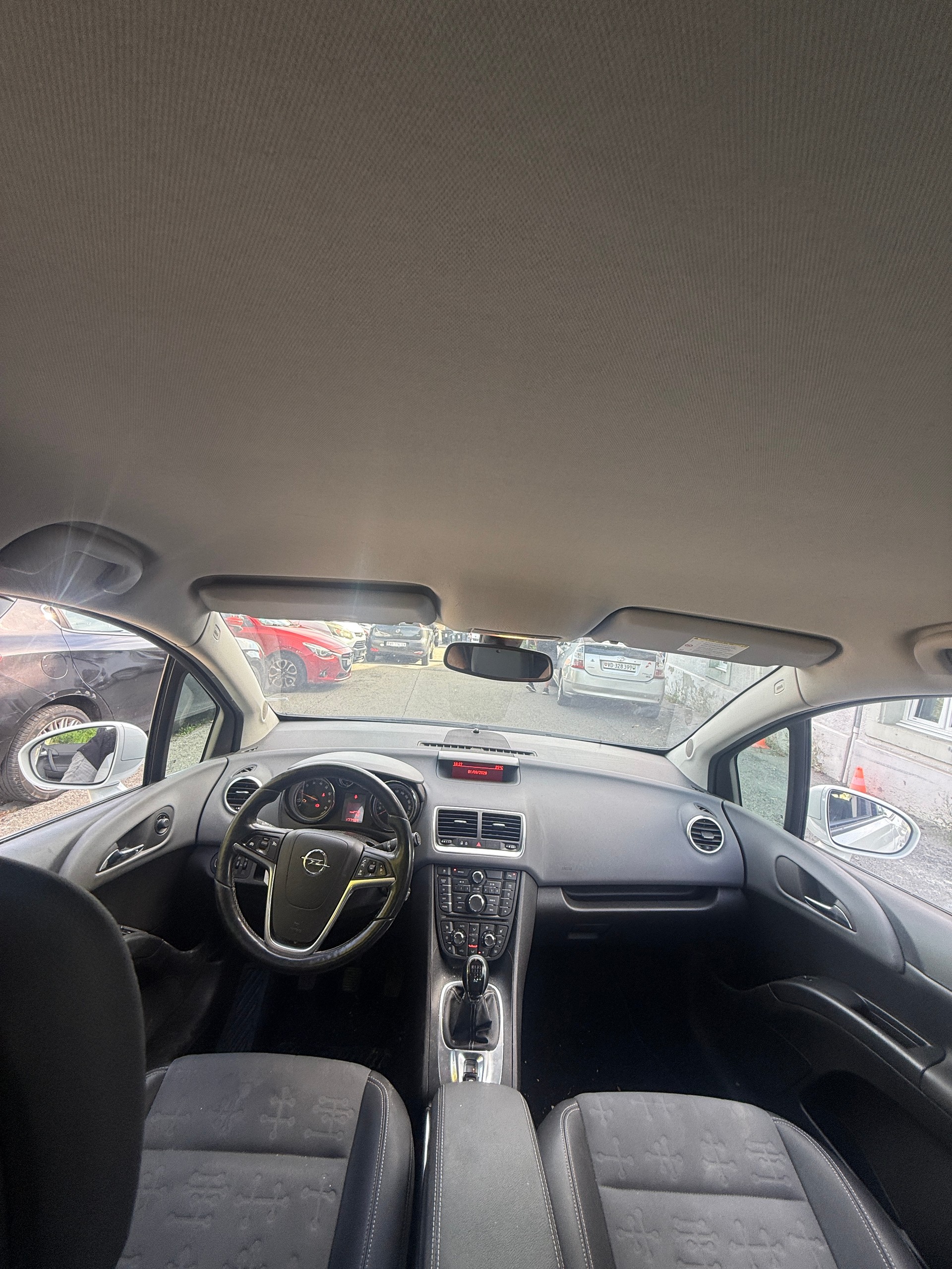 OPEL Meriva 1.4 Turbo Active Edition-image-6