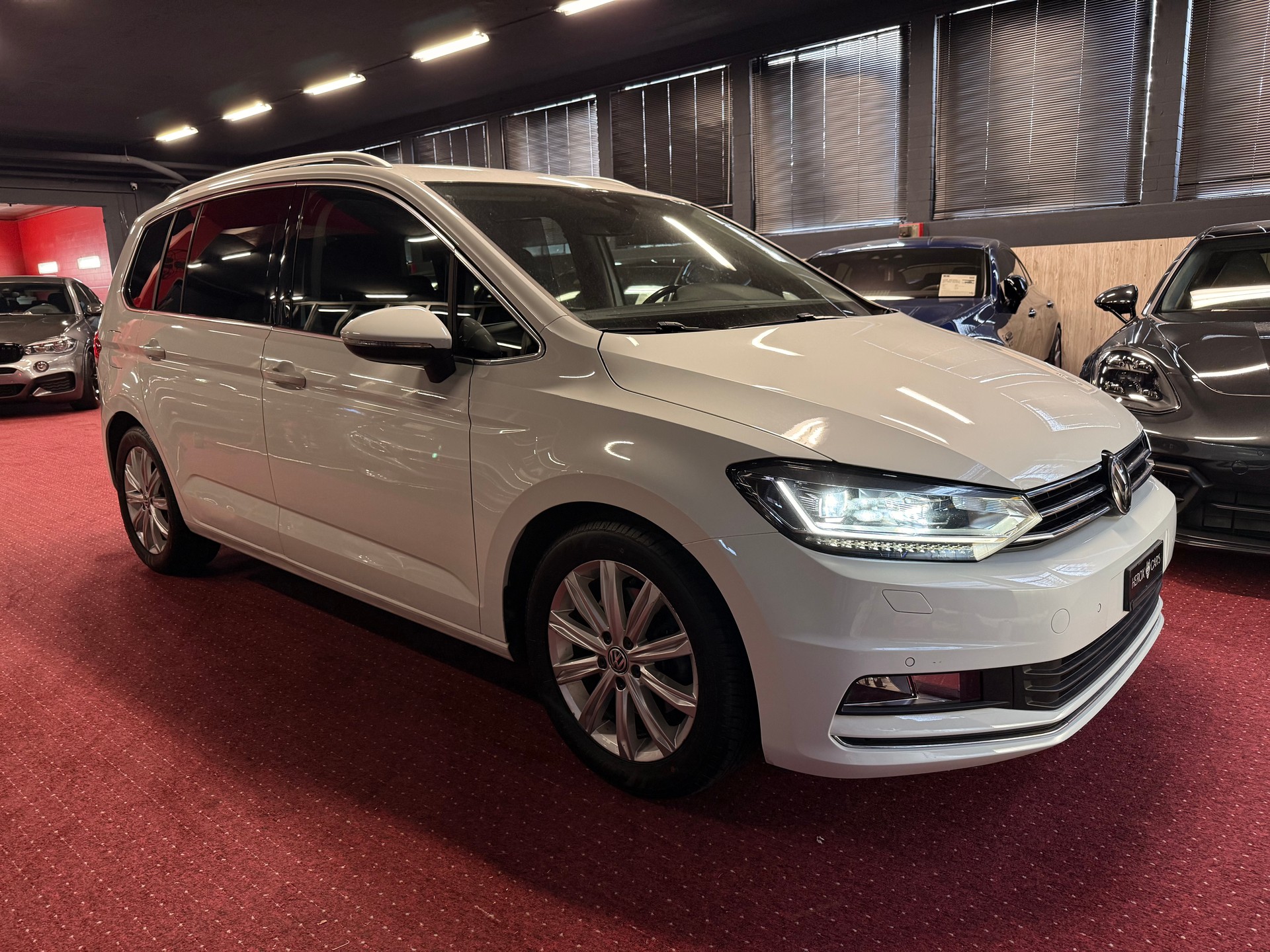 VW Touran 1.4 TSI BlueMotion Technology Highline / ** AHK / 7 Sitze / 8-Fach - Frisch ab MFK & Service **-showroom-element-3