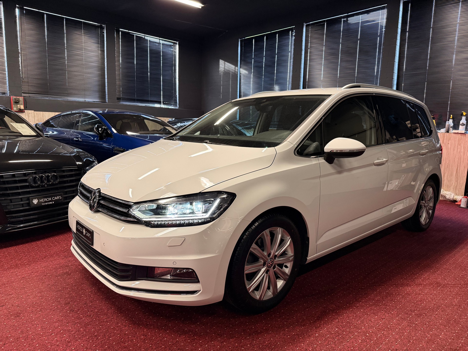 VW Touran 1.4 TSI BlueMotion Technology Highline / ** AHK / 7 Sitze / 8-Fach - Frisch ab MFK & Service **-image-8