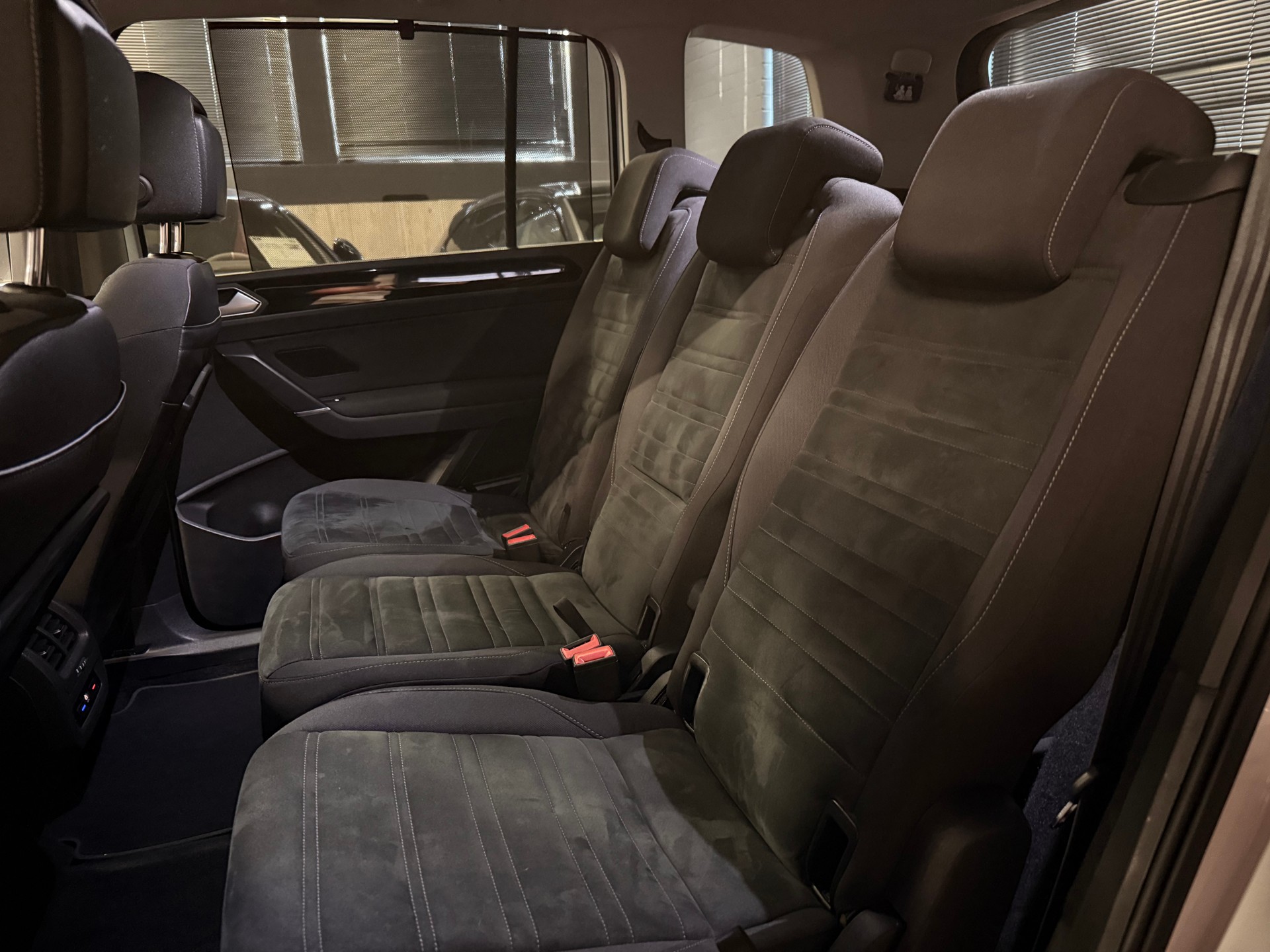VW Touran 1.4 TSI BlueMotion Technology Highline / ** AHK / 7 Sitze / 8-Fach - Frisch ab MFK & Service **-image-19