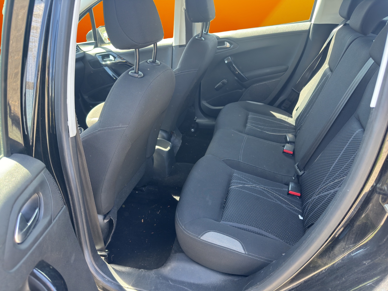 PEUGEOT 208 1.4 VTI Active-image-11