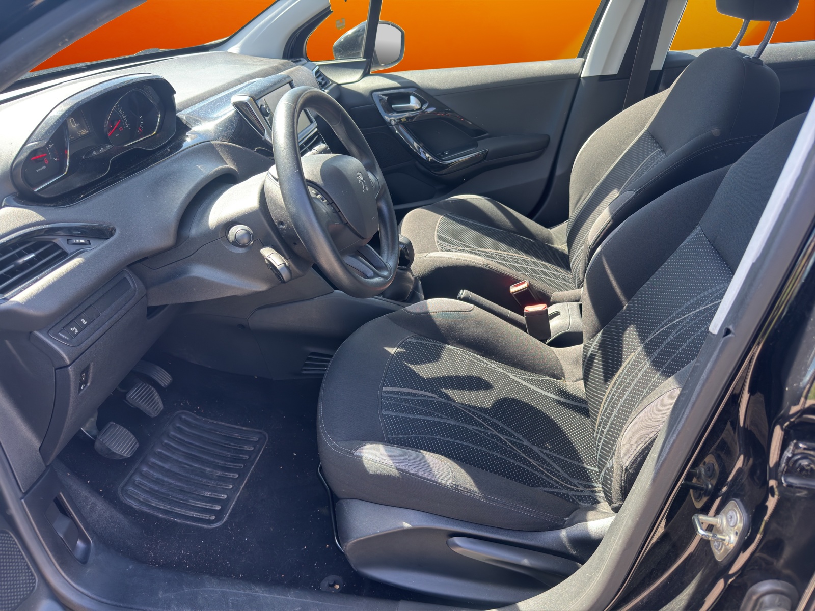 PEUGEOT 208 1.4 VTI Active-image-9