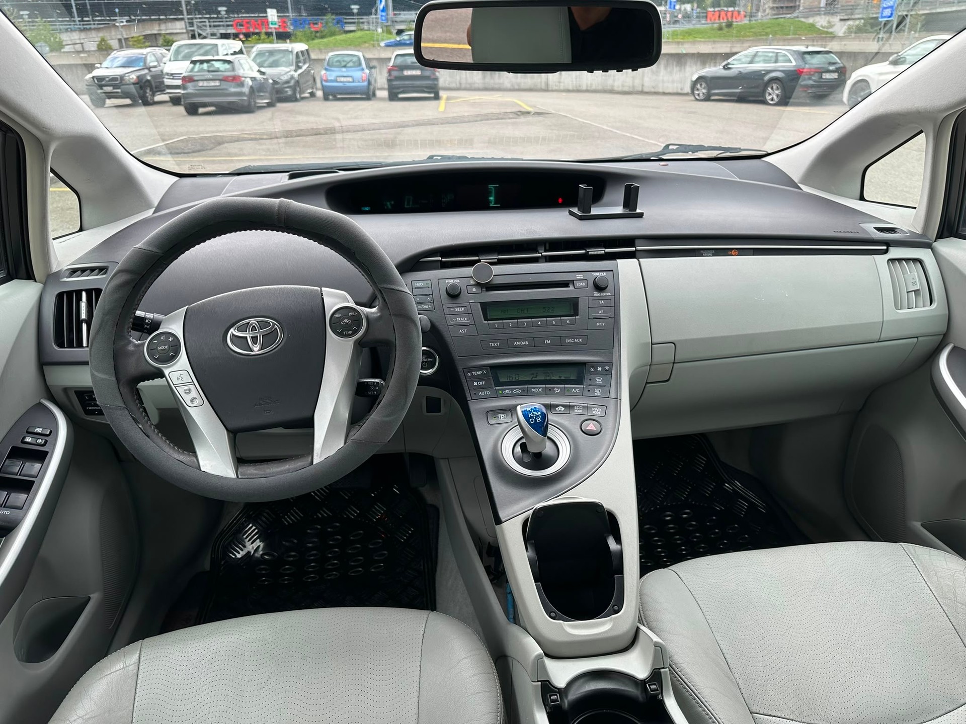 TOYOTA Prius 1.8 16V HSD Luna-image-9