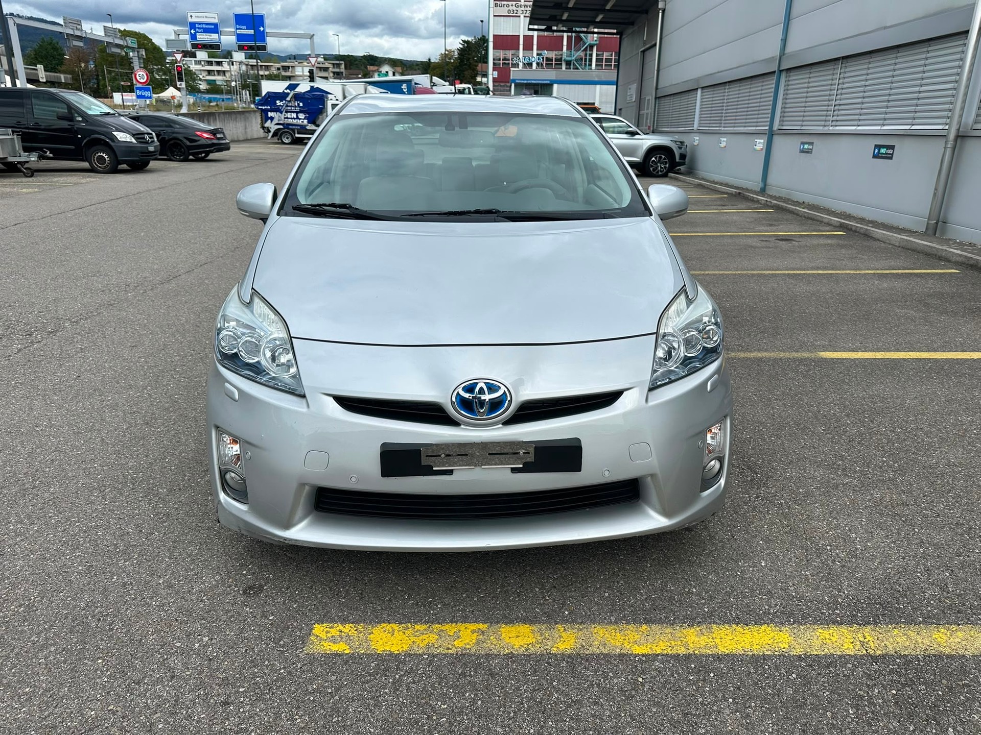 TOYOTA Prius 1.8 16V HSD Luna-image-3