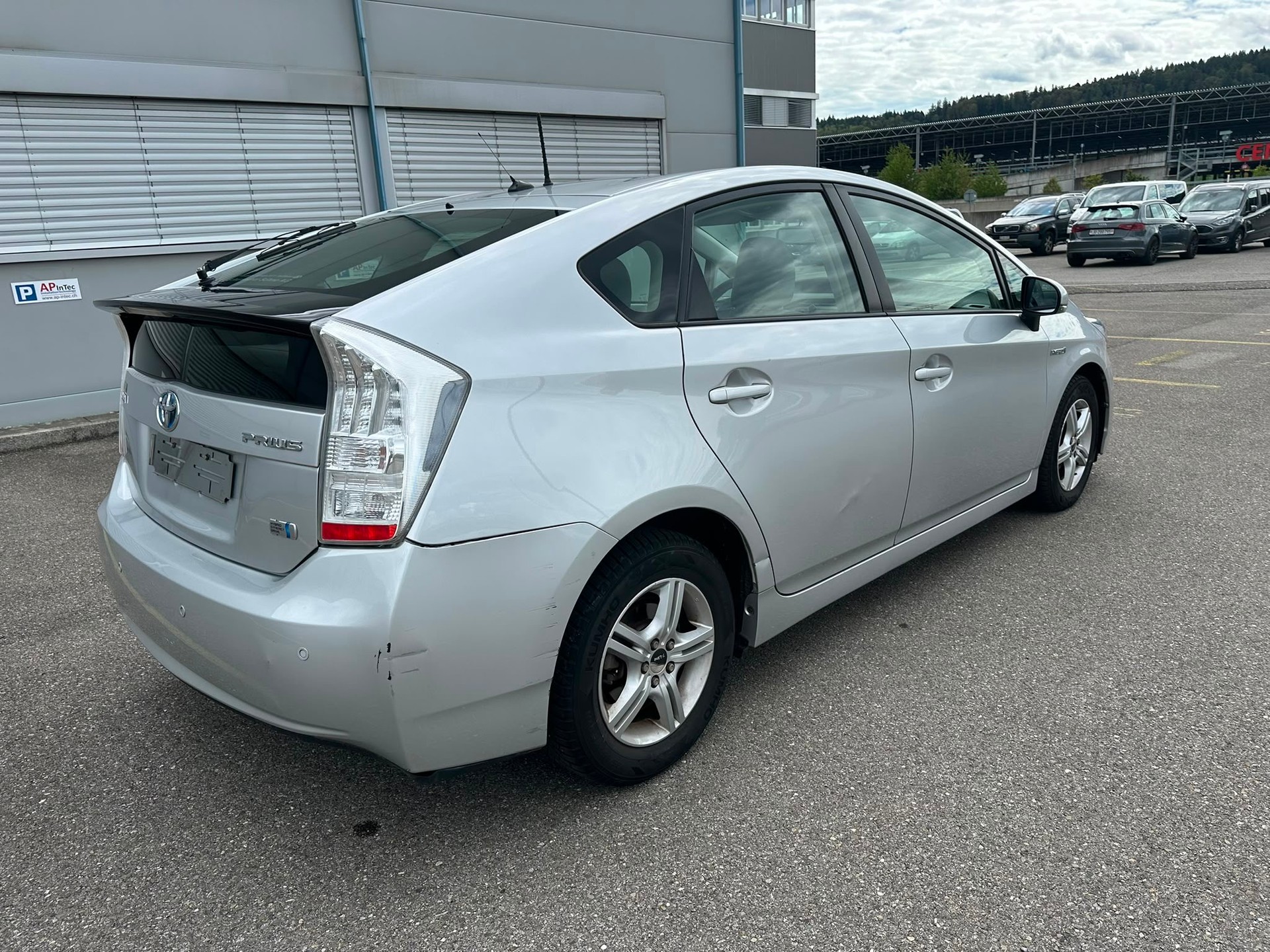 TOYOTA Prius 1.8 16V HSD Luna-image-1