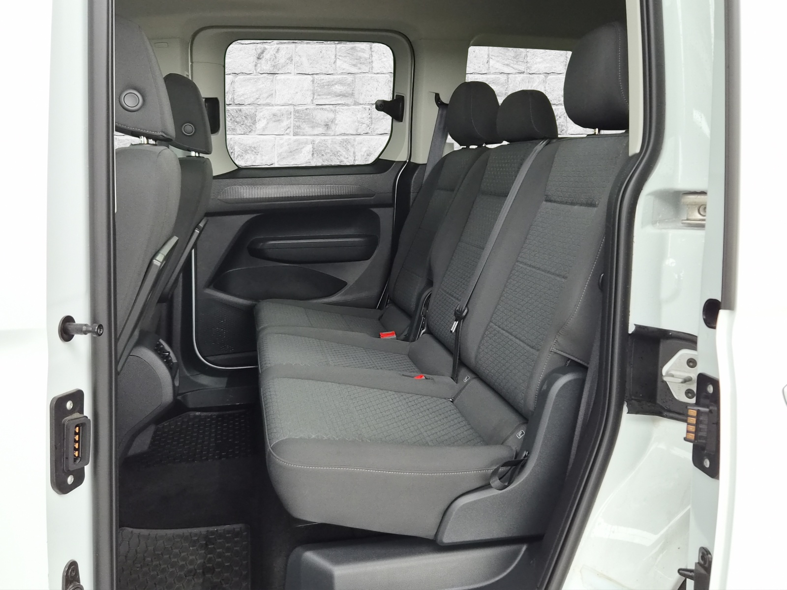 FORD TOURNEO Connect 1.5 EcoBoost 150 Titanium PHEV-image-7