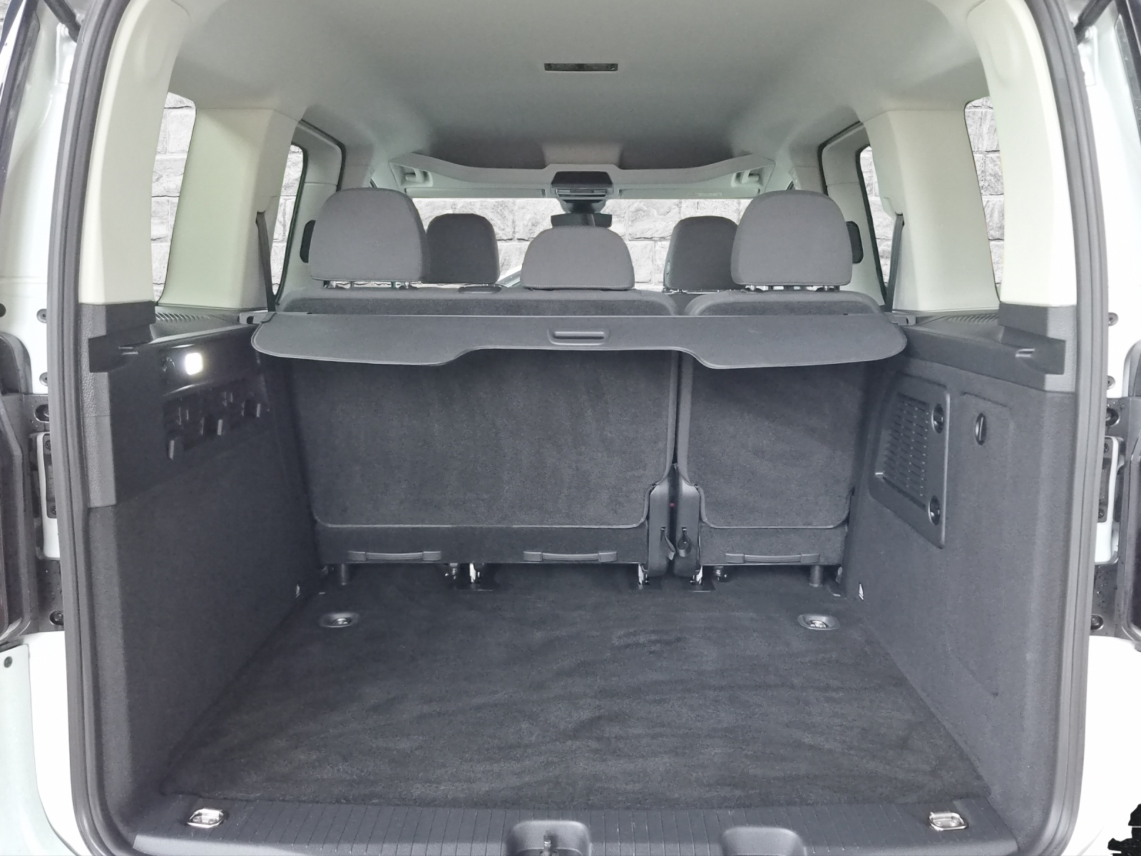 FORD TOURNEO Connect 1.5 EcoBoost 150 Titanium PHEV-image-8