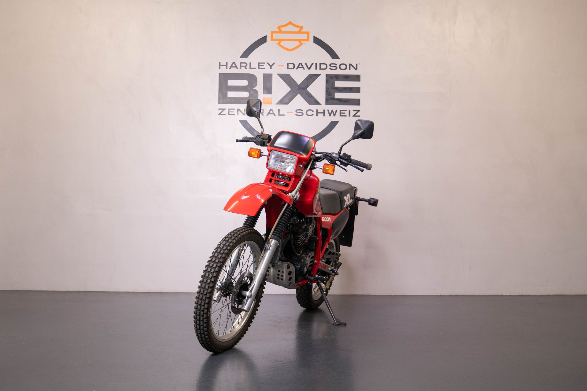 HONDA XL 600 R F-showroom-element-2