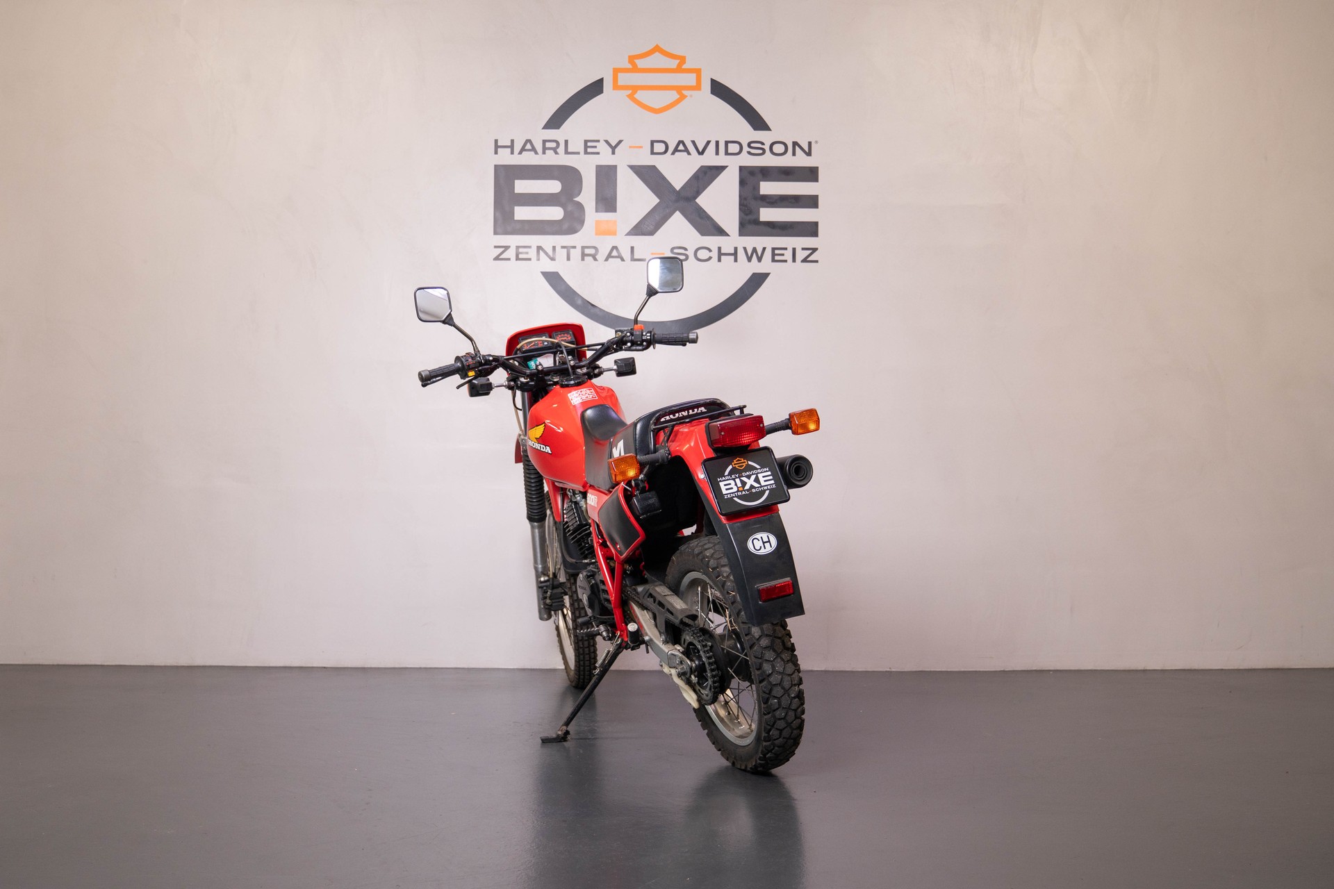 HONDA XL 600 R F-showroom-element-3