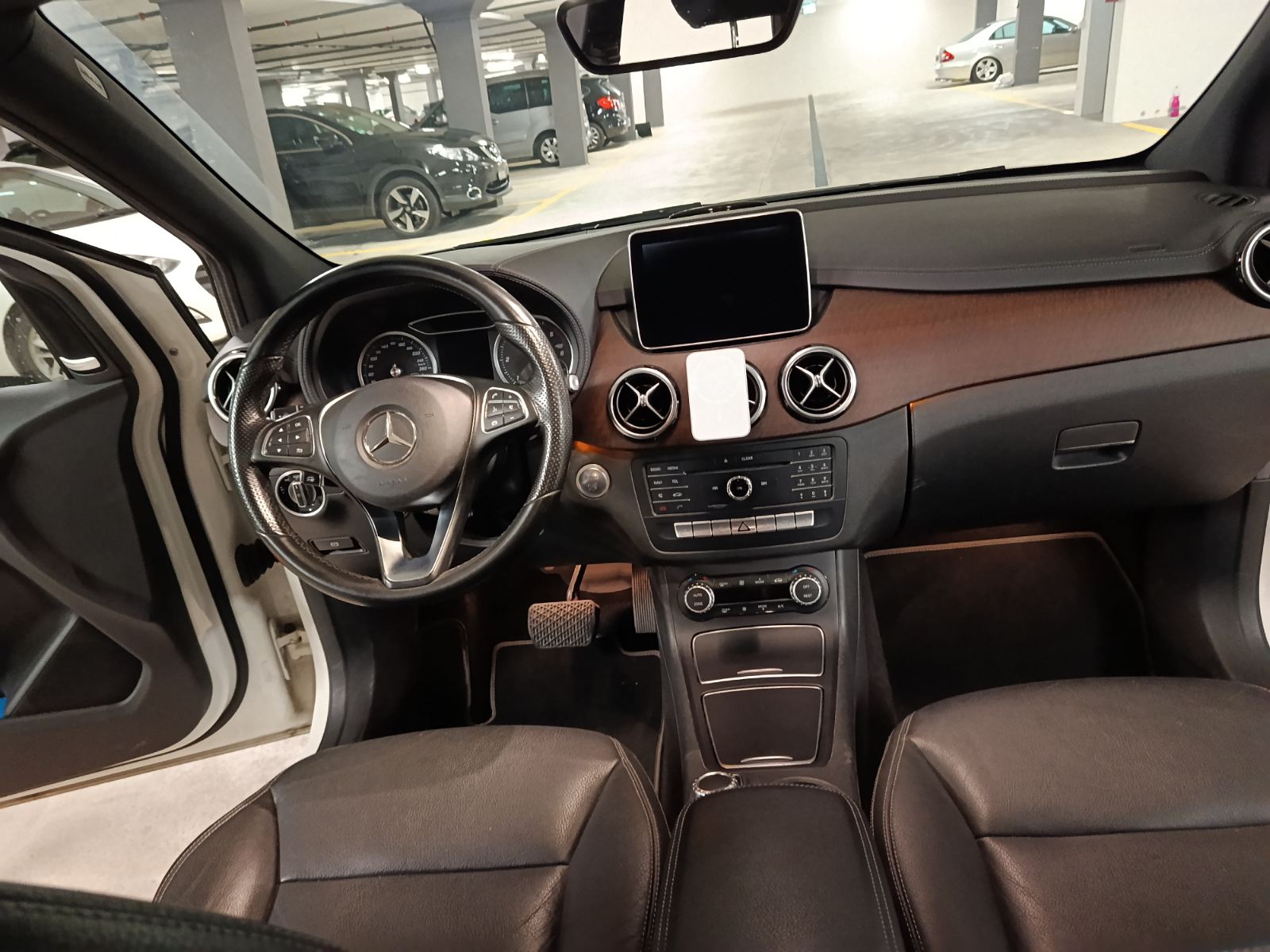 MERCEDES-BENZ B 200 CDI Urban 4Matic 7G-DCT-image-15