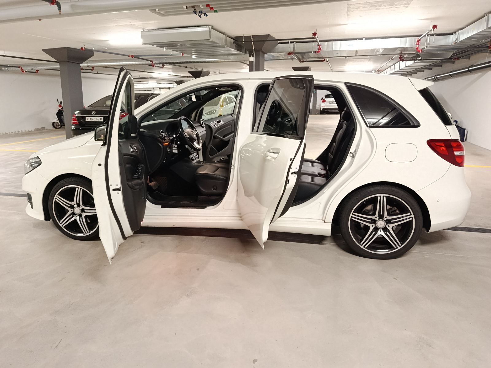 MERCEDES-BENZ B 200 CDI Urban 4Matic 7G-DCT-image-12