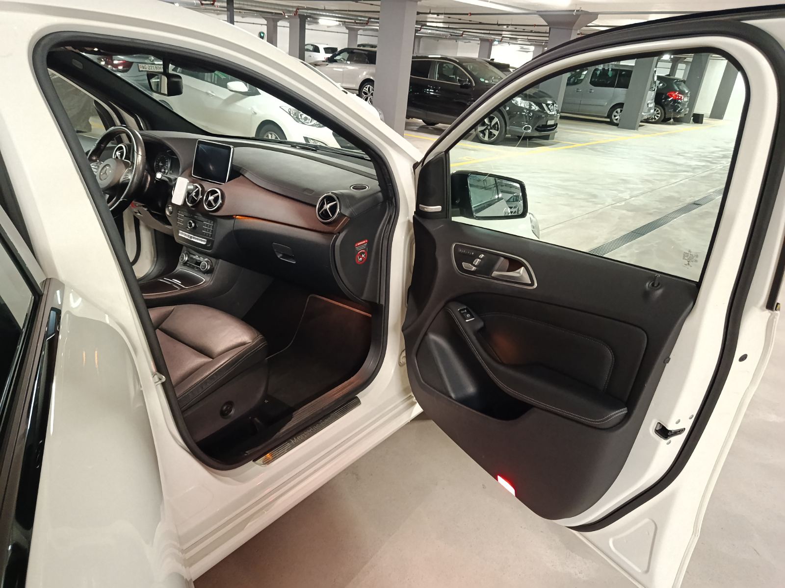 MERCEDES-BENZ B 200 CDI Urban 4Matic 7G-DCT-image-22