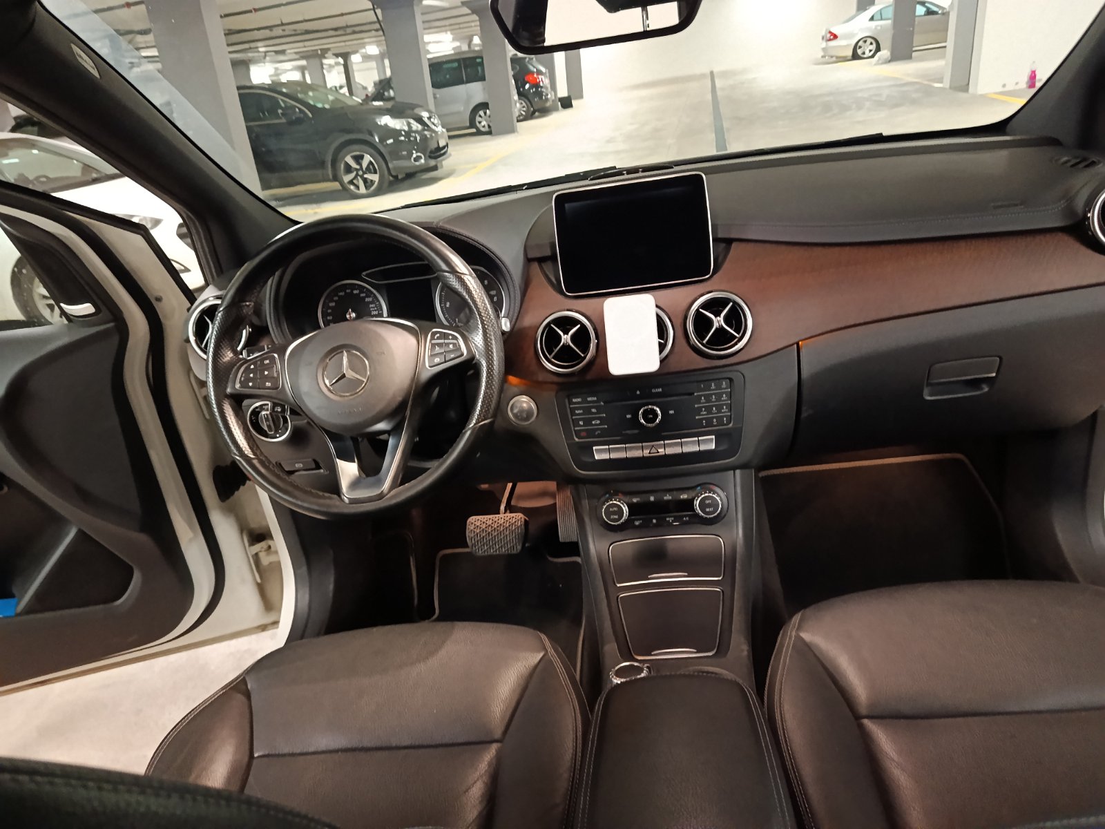 MERCEDES-BENZ B 200 CDI Urban 4Matic 7G-DCT-image-19