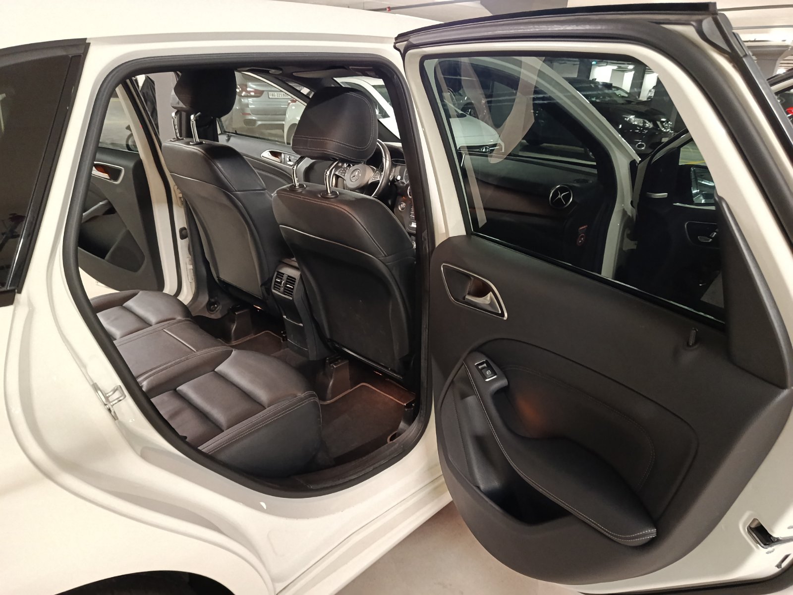 MERCEDES-BENZ B 200 CDI Urban 4Matic 7G-DCT-image-11