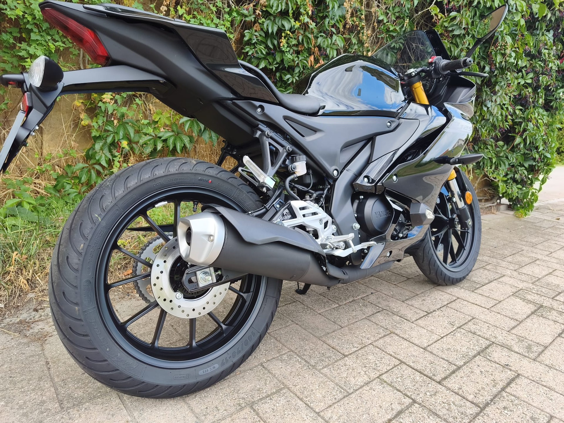 YAMAHA YZF-R 125 ABS-image-4