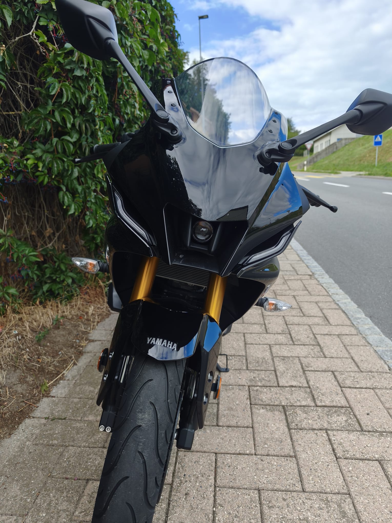 YAMAHA YZF-R 125 ABS-image-11