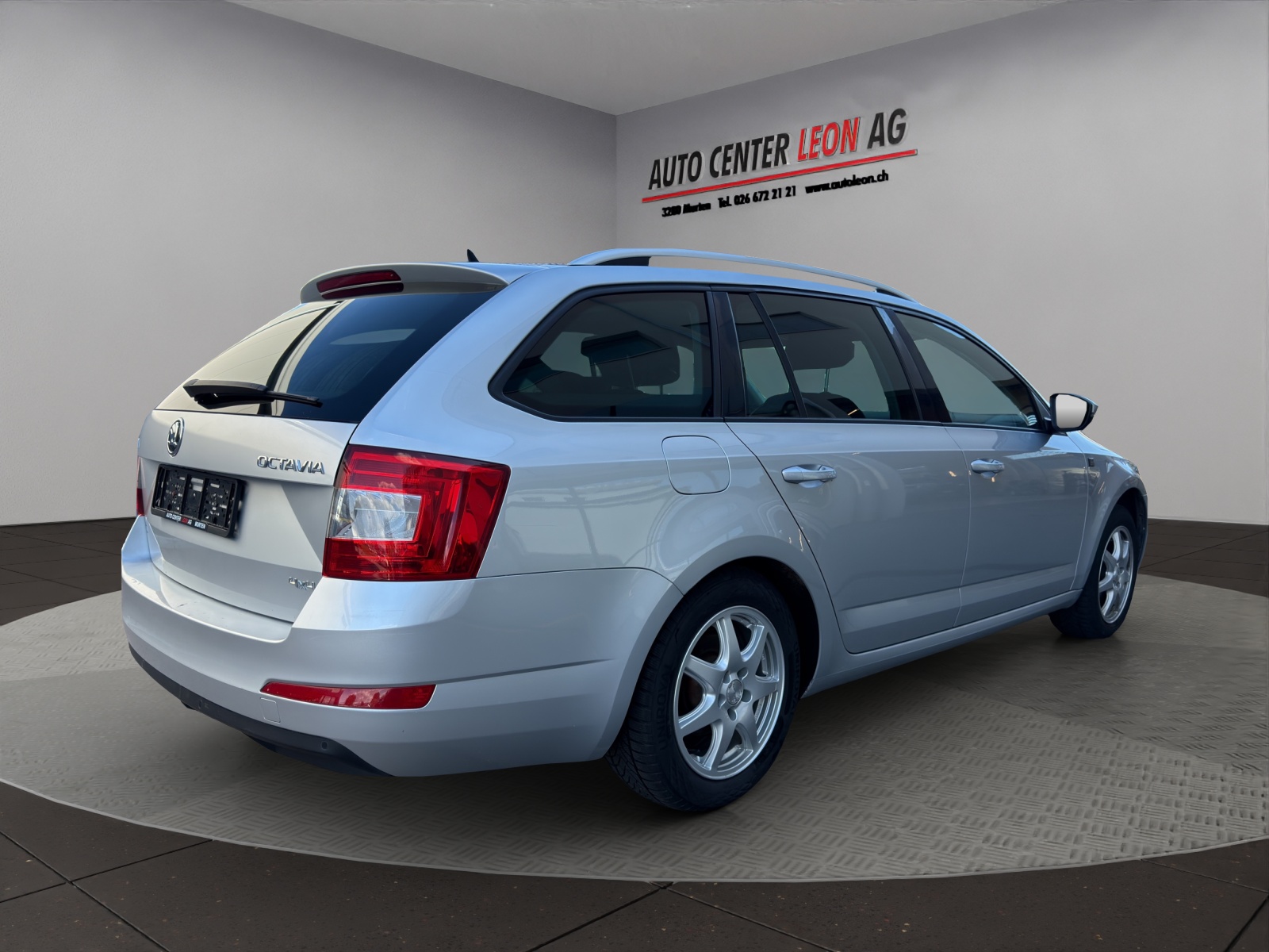 SKODA Octavia Combi 1.8 TSI Swiss Joy 4x4 DSG-image-5