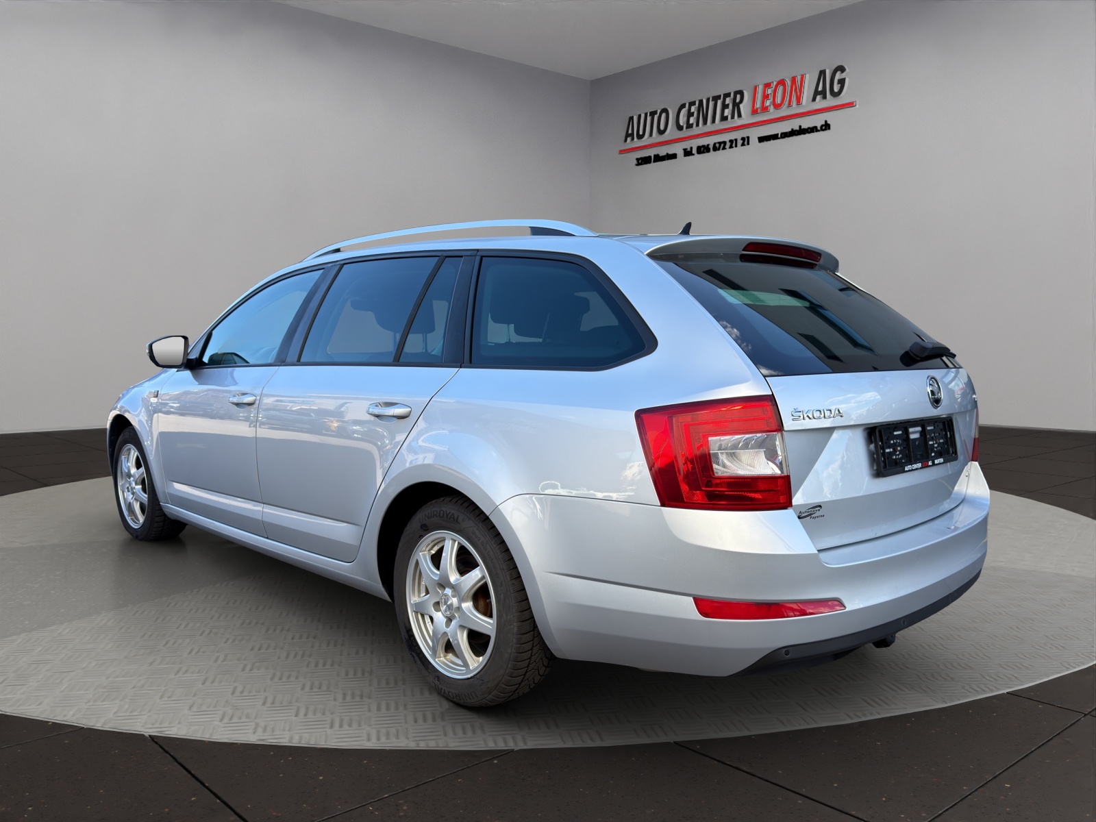 SKODA Octavia Combi 1.8 TSI Swiss Joy 4x4 DSG-showroom-element-3