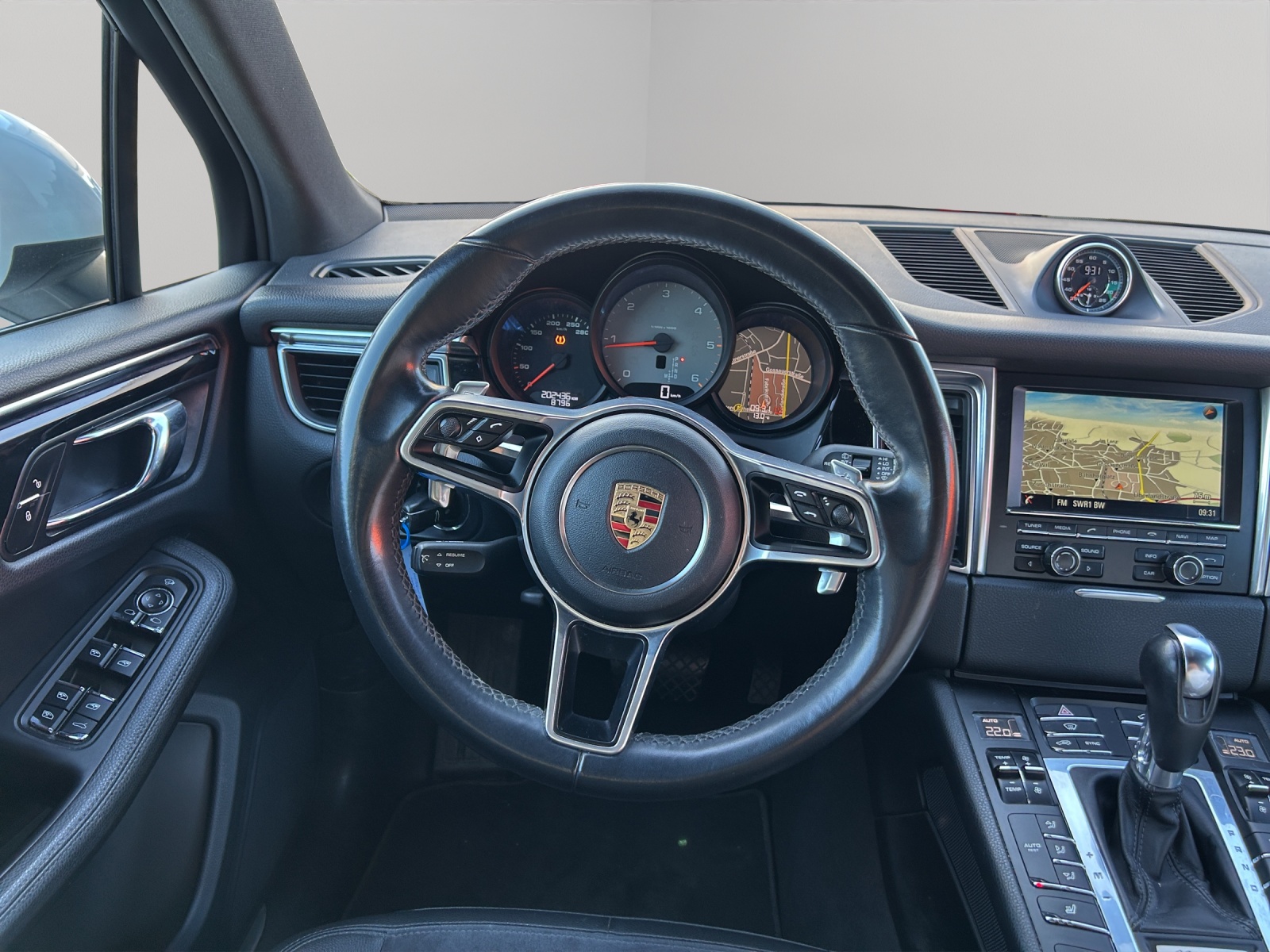 PORSCHE Macan S Diesel PDK-image-16