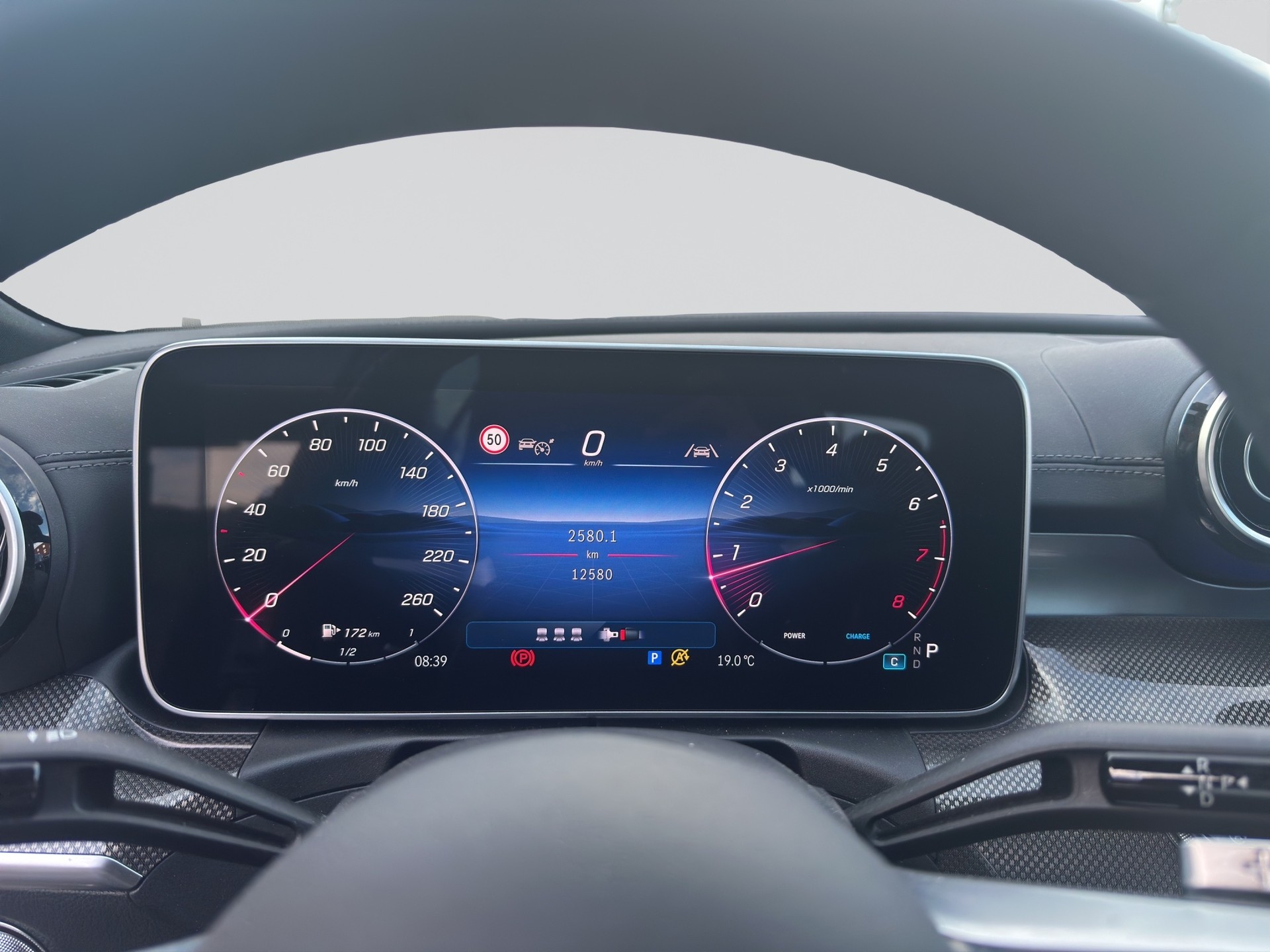 MERCEDES-BENZ C 300 AMG Line-image-11