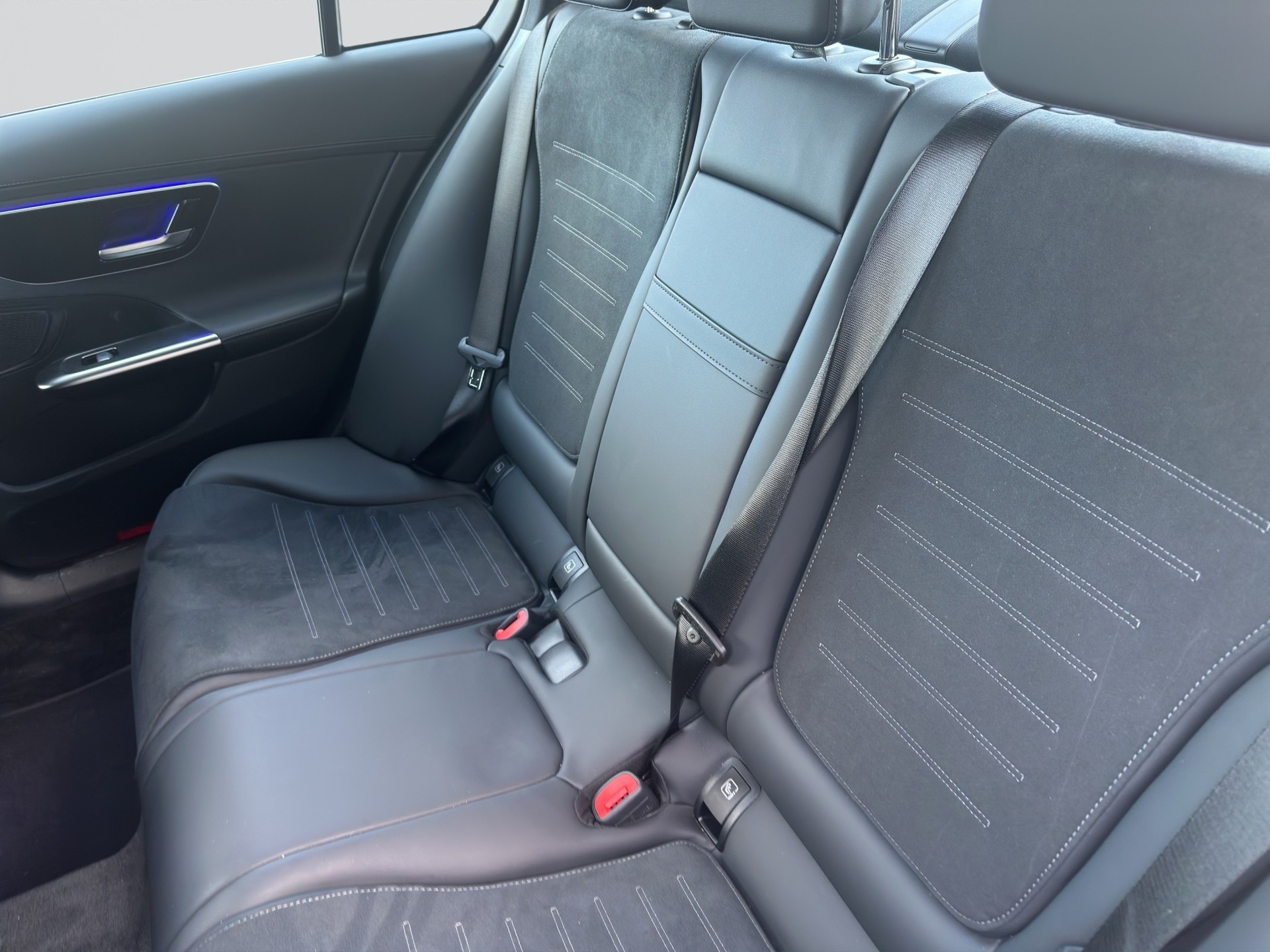 MERCEDES-BENZ C 300 AMG Line-image-7