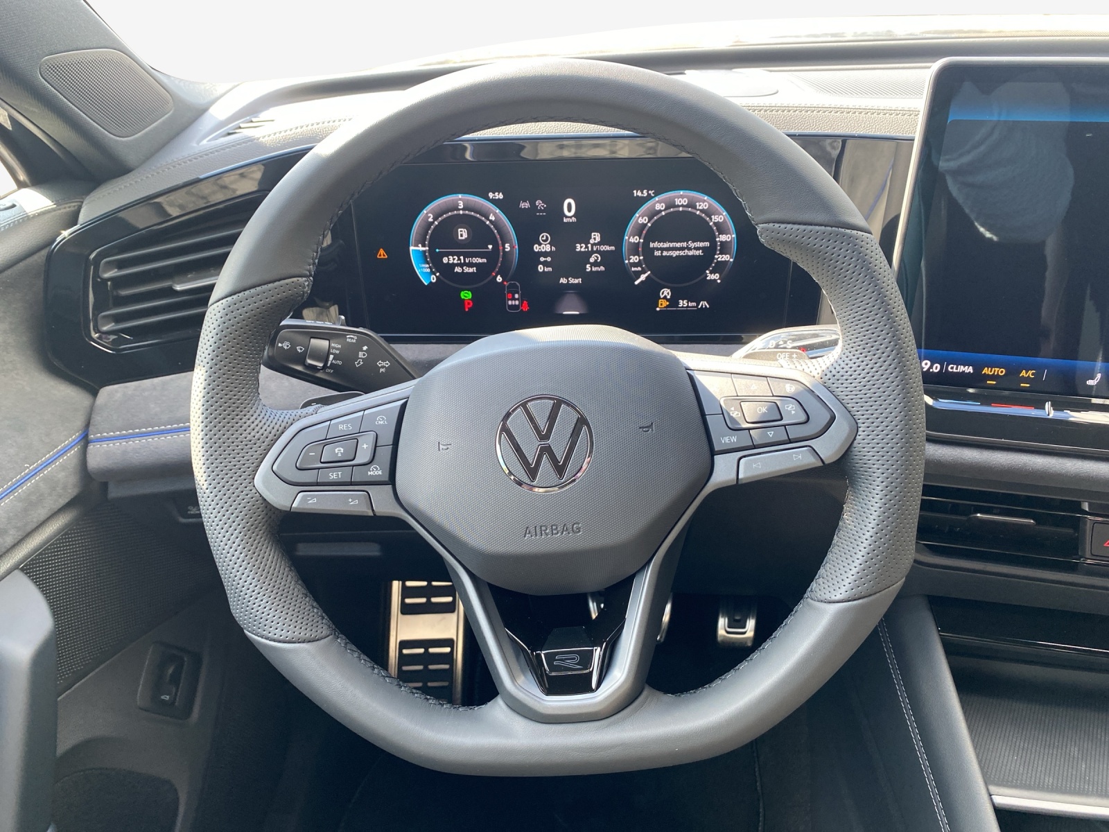 VW Tiguan 2.0 TDI SCR R-Line 4Motion DSG-image-9