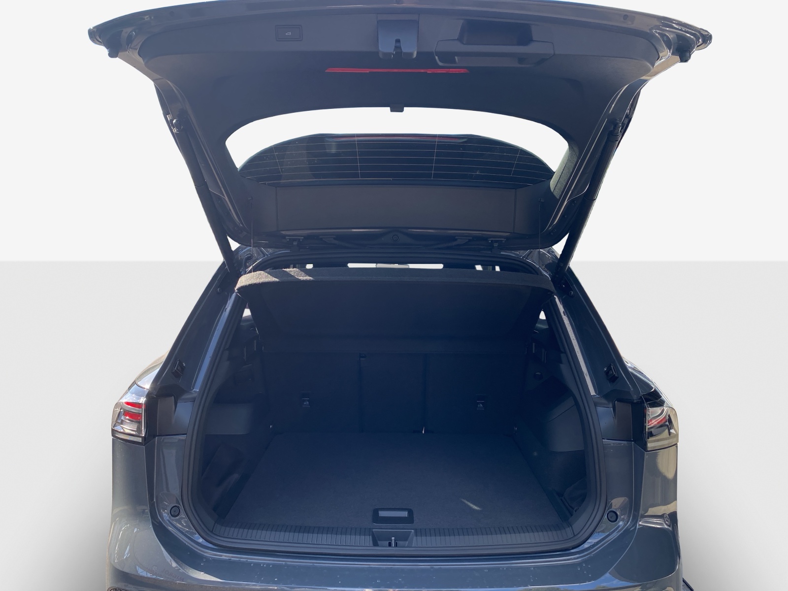 VW Tiguan 2.0 TDI SCR R-Line 4Motion DSG-image-11