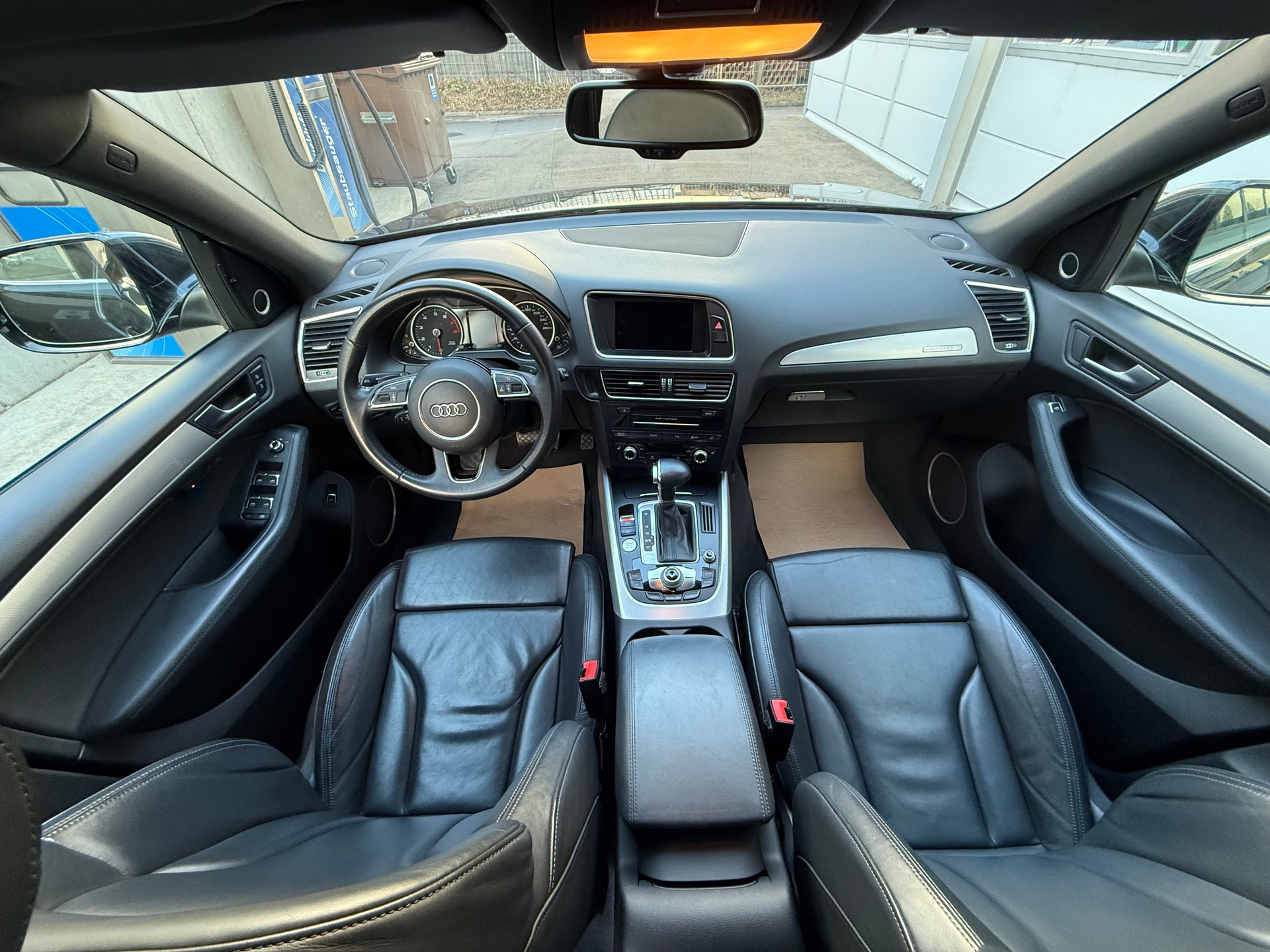AUDI Q5 3.0 TFSI quattro tiptronic *CH Fahrzeug *Frisch ab MFK *Automat *Tempomat *Panorama *Komfort Schlüssel *8 Fach bereift-image-9
