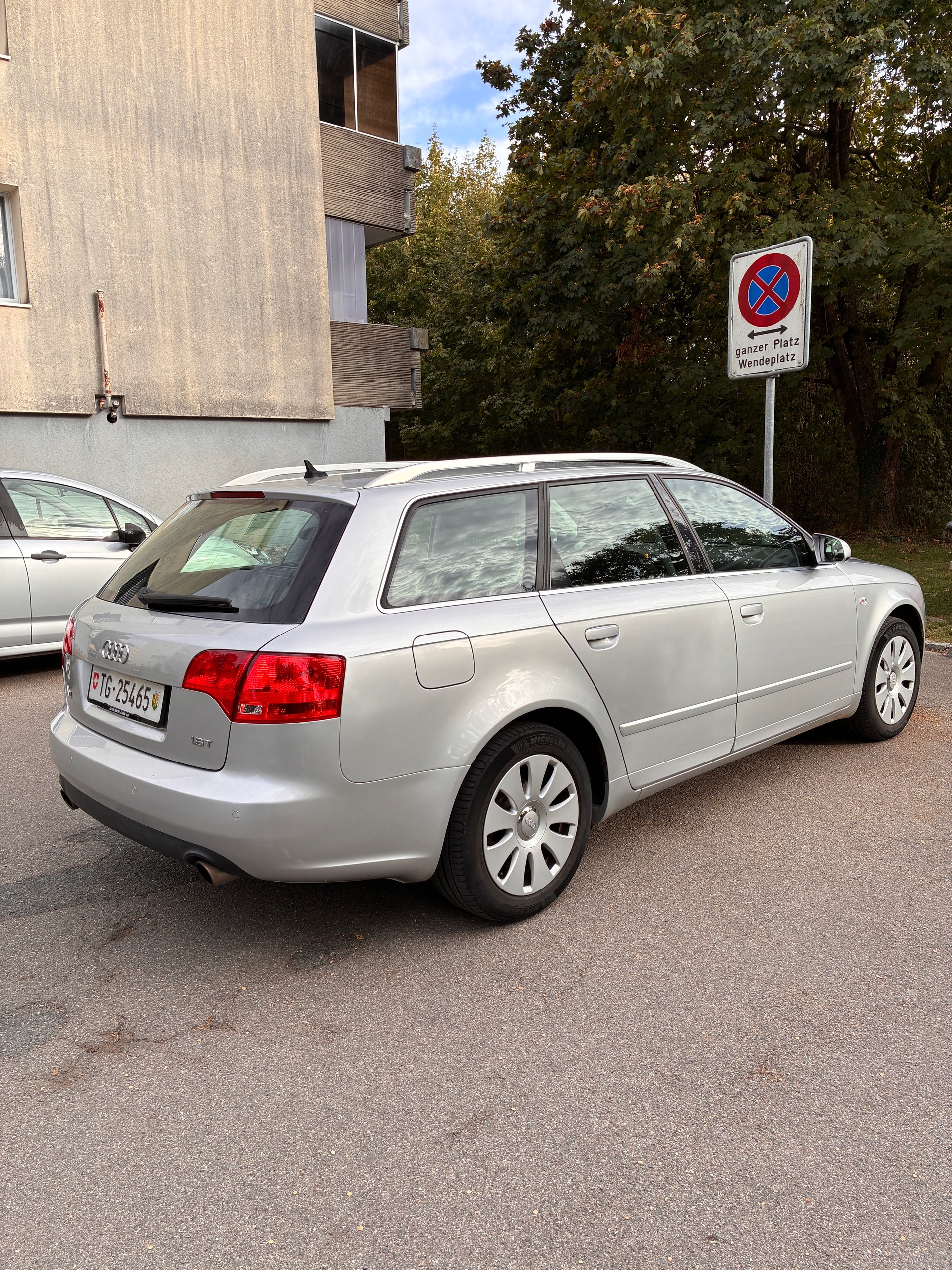AUDI A4 Avant 1.8 Turbo-image-7