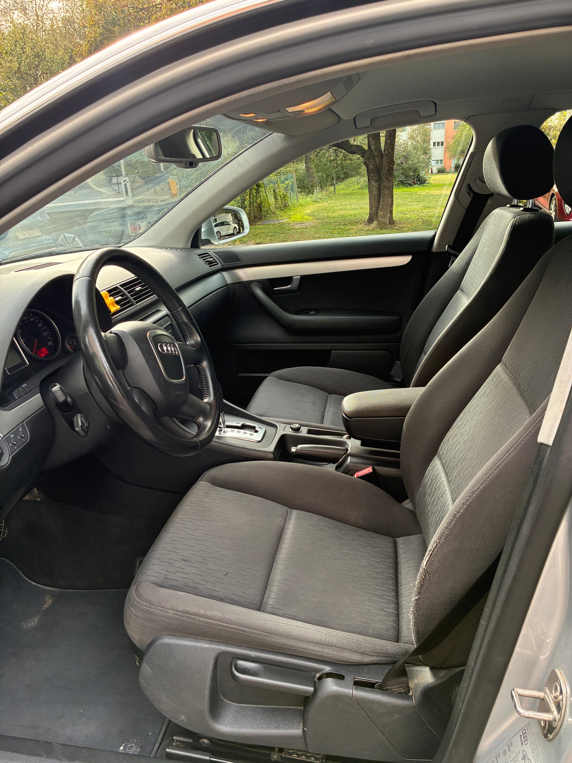 AUDI A4 Avant 1.8 Turbo-image-10