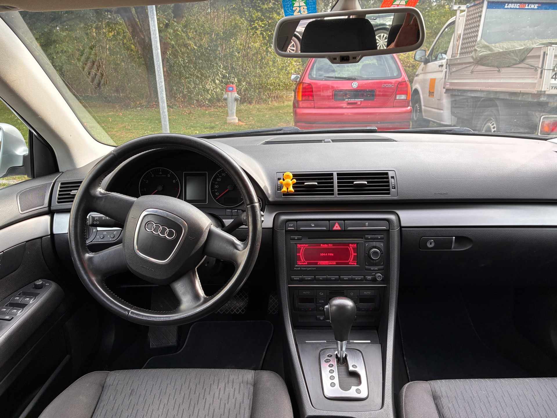 AUDI A4 Avant 1.8 Turbo-image-4