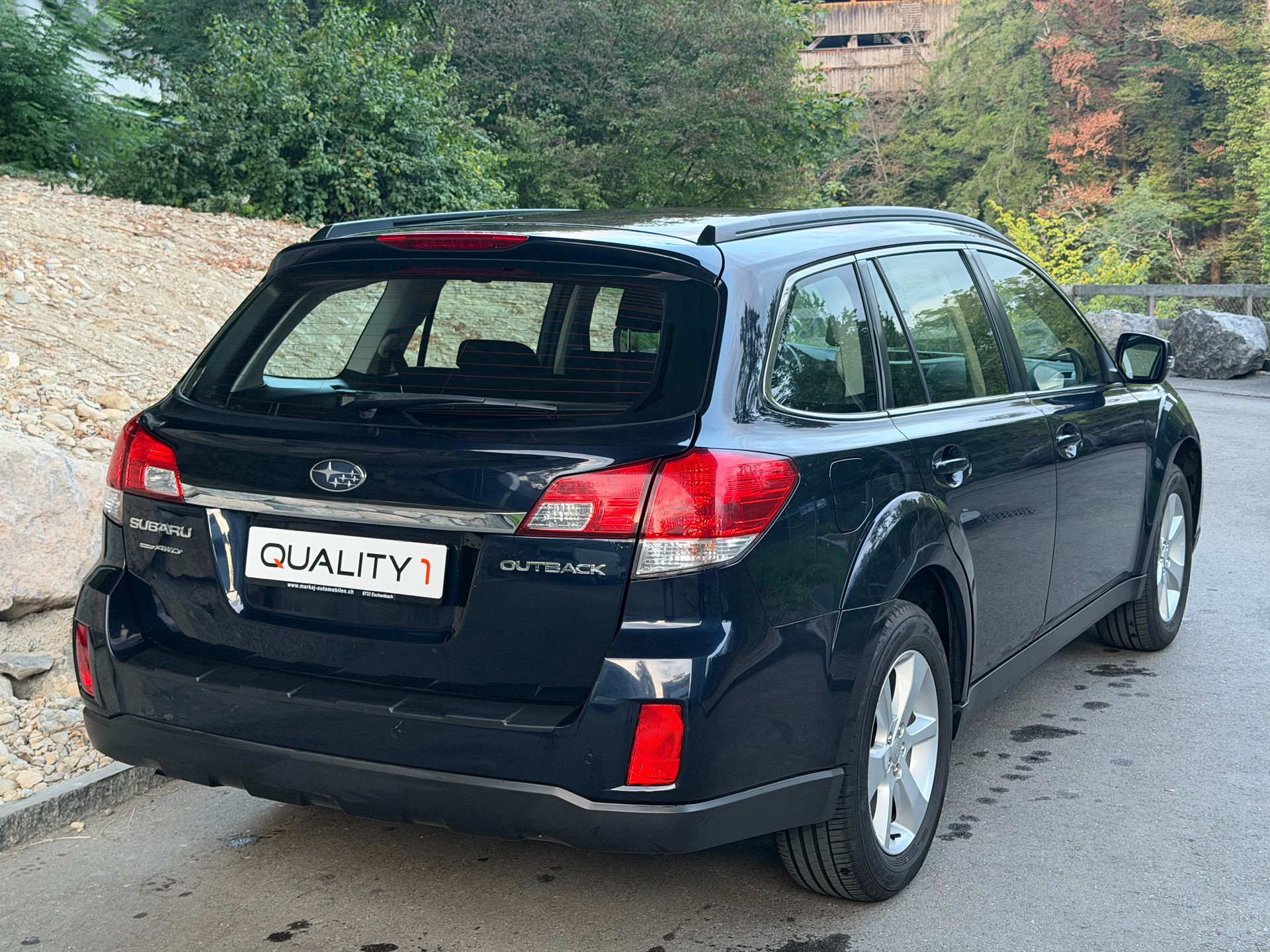 SUBARU Outback 2.5i Limited AWD Lineartronic-image-3